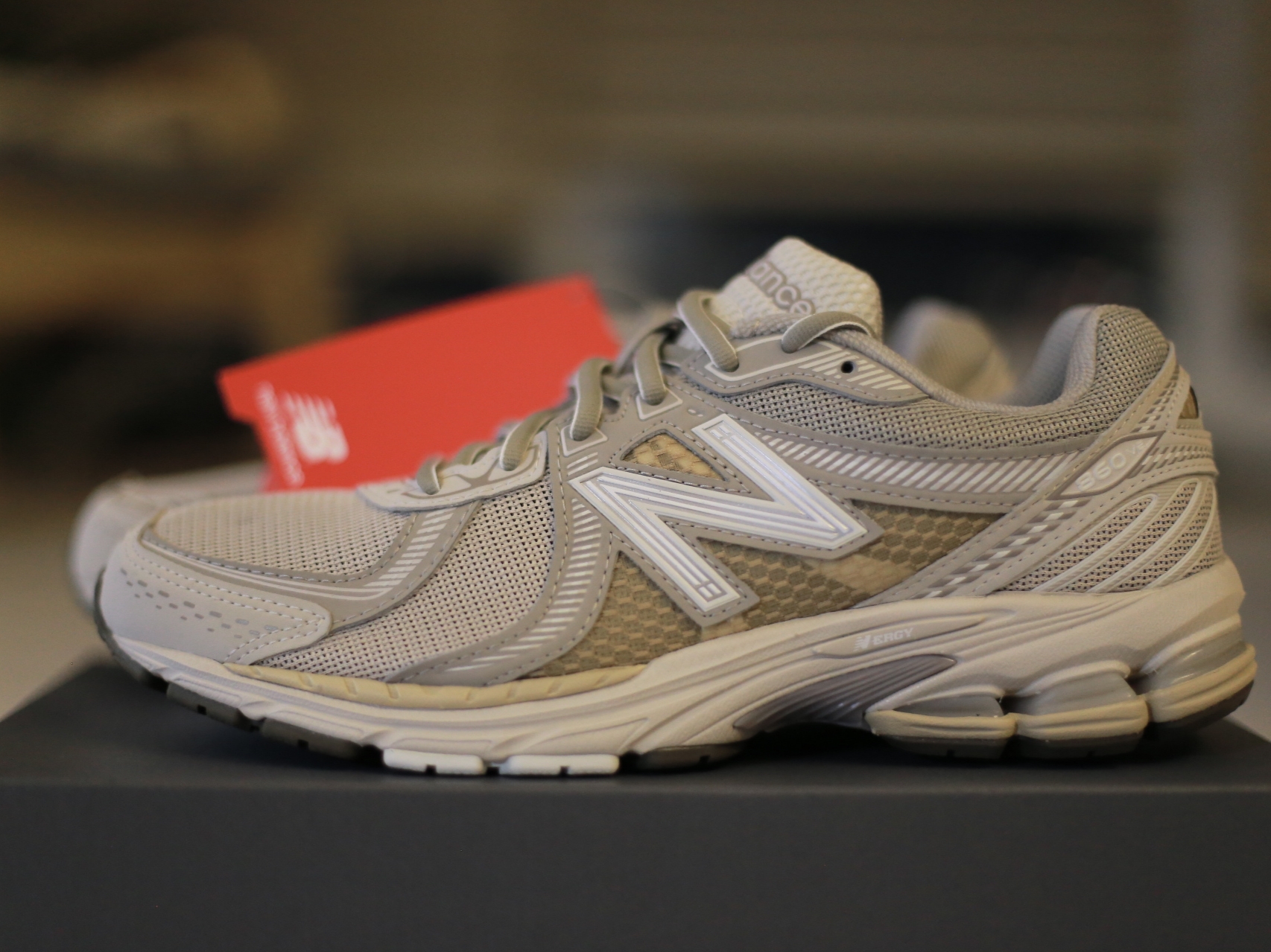 New Balance 860v2 Mars 착용 스타일 - 1