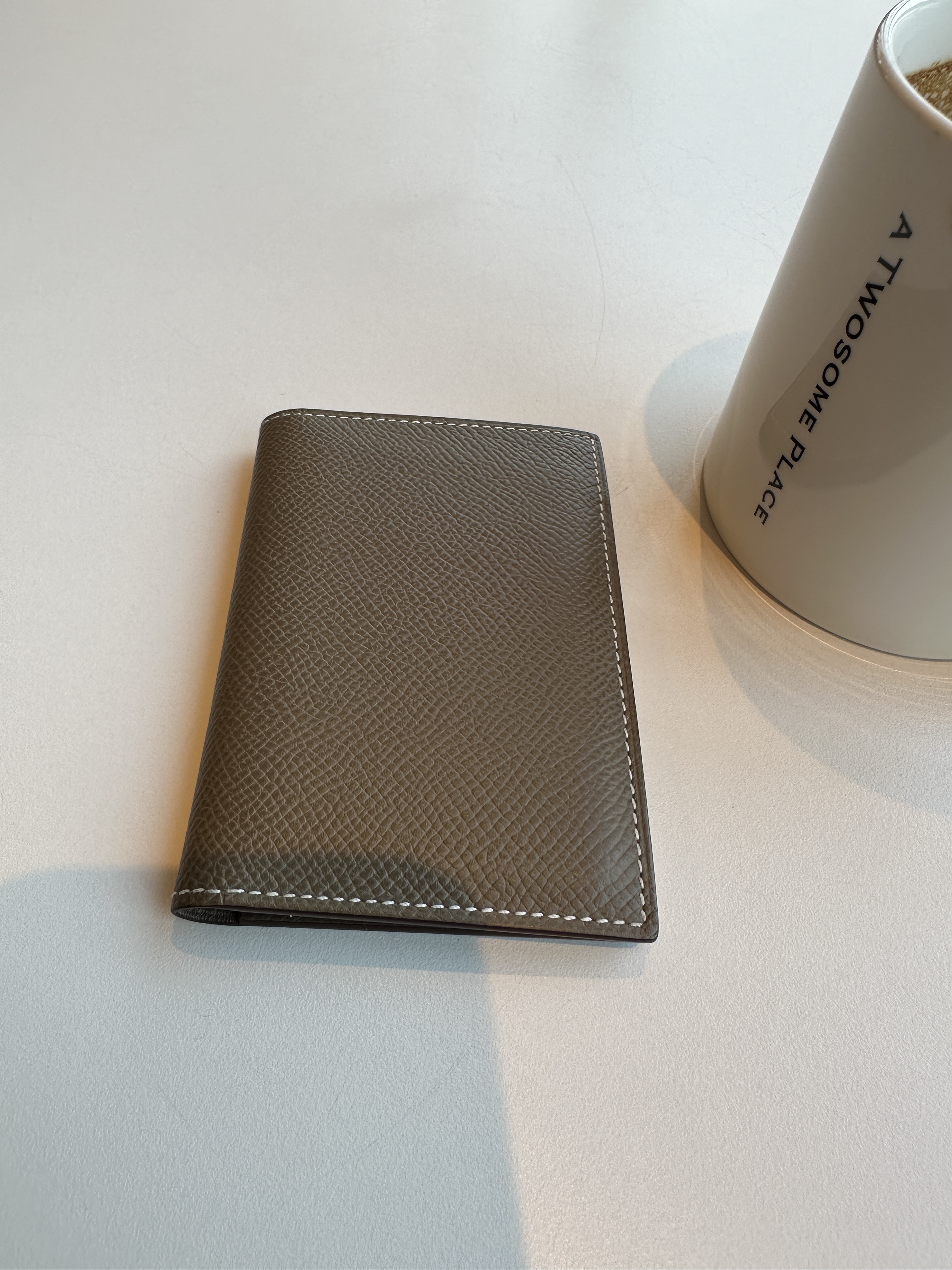 Hermes MC² Euclide Card Holder Epsom & Etoupe 착용 스타일