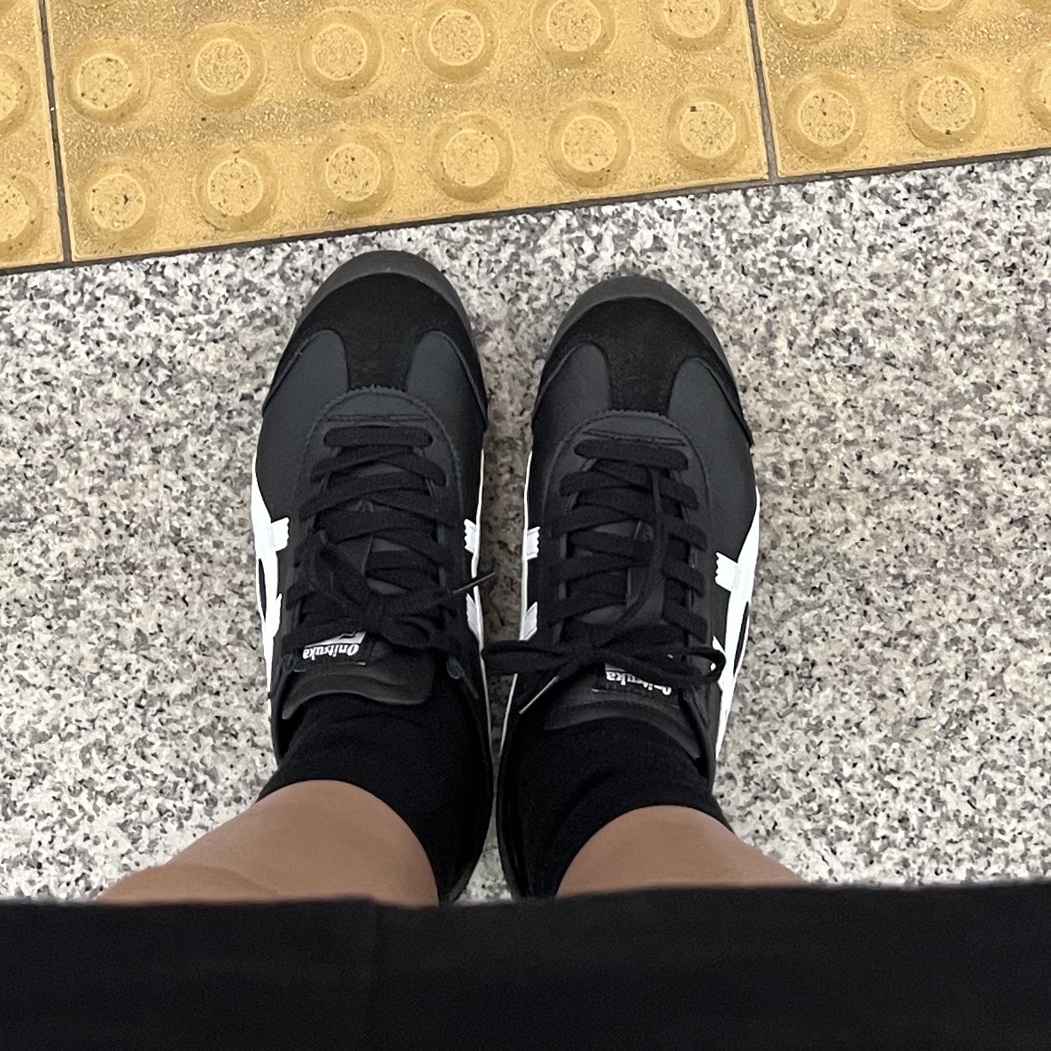 Onitsuka Tiger Mexico 66 Black White 착용 스타일