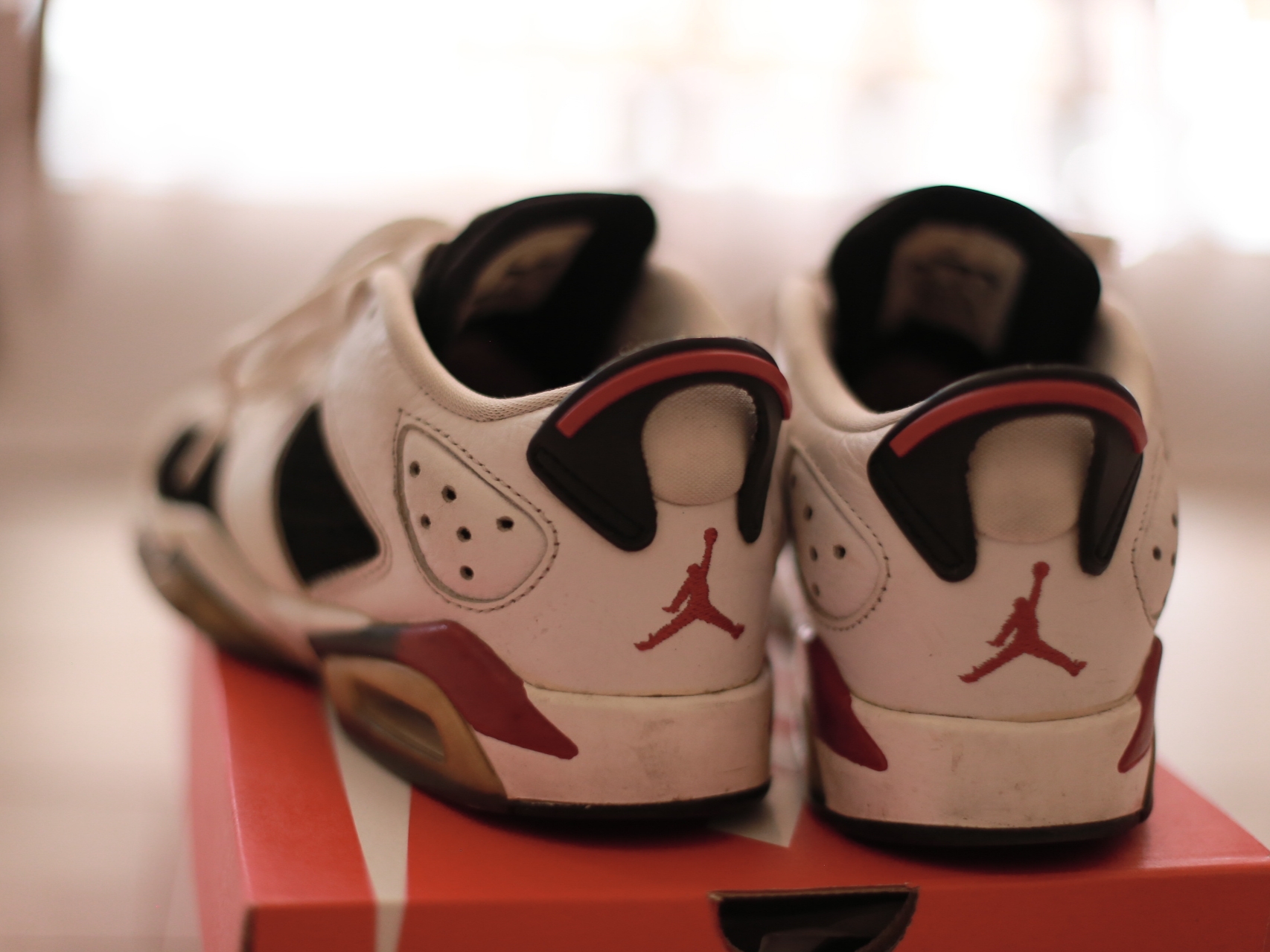 (GS) Jordan 6 Retro Low Fuchsia 착용 스타일 - 3