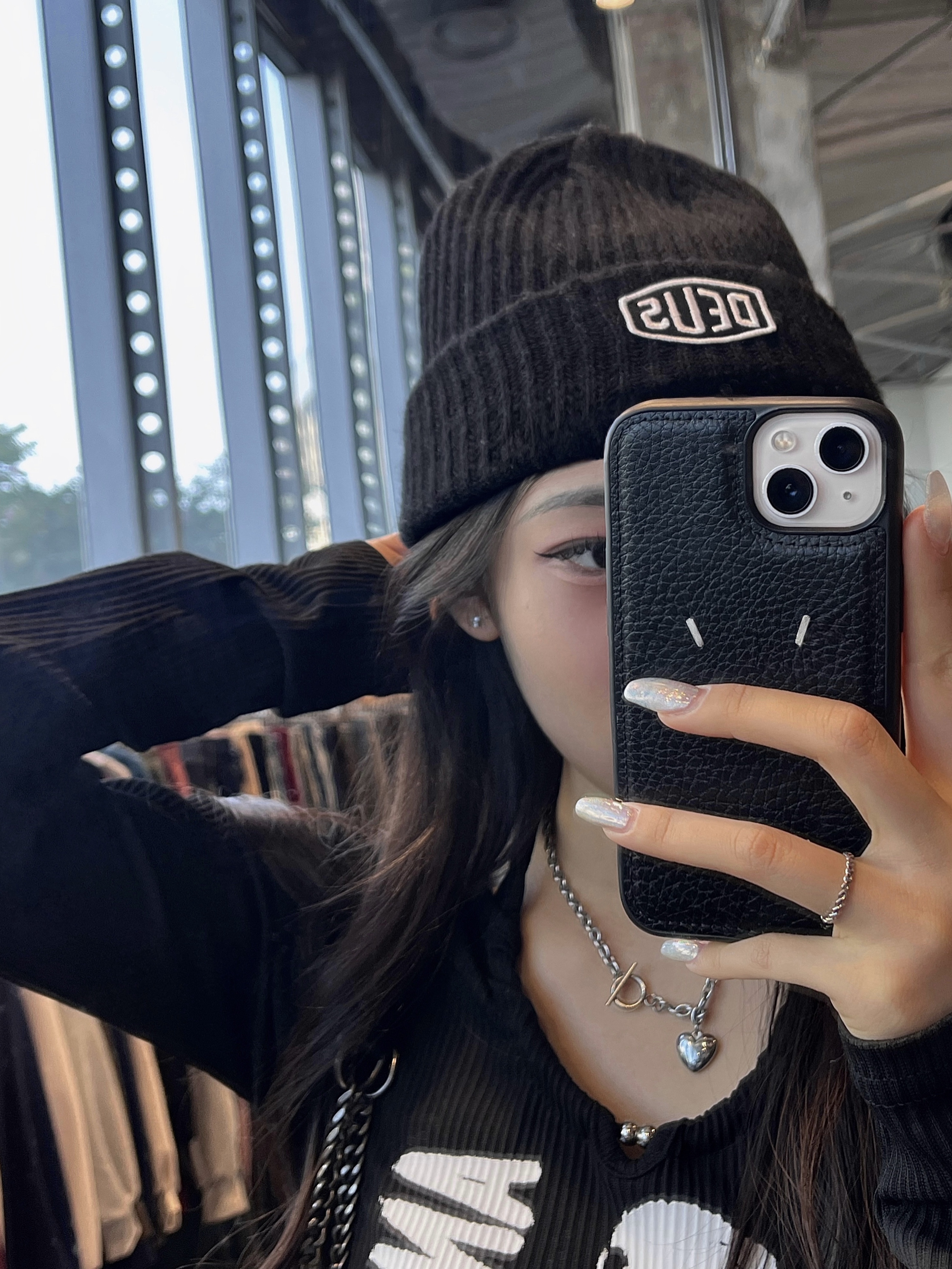Maison Margiela Four Stitch iPhone Pro Max 12 case, Deus Ex Machina Shield Beanie Black 착용 스타일
