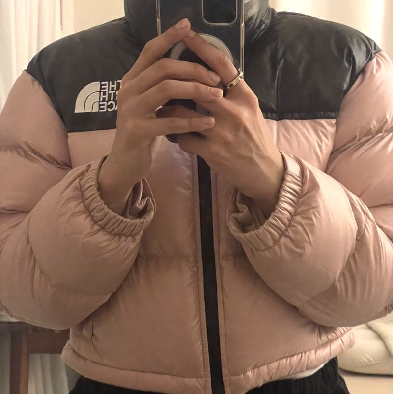 (W) The North Face Nuptse Short Jacket Pastel Pink 착용 스타일