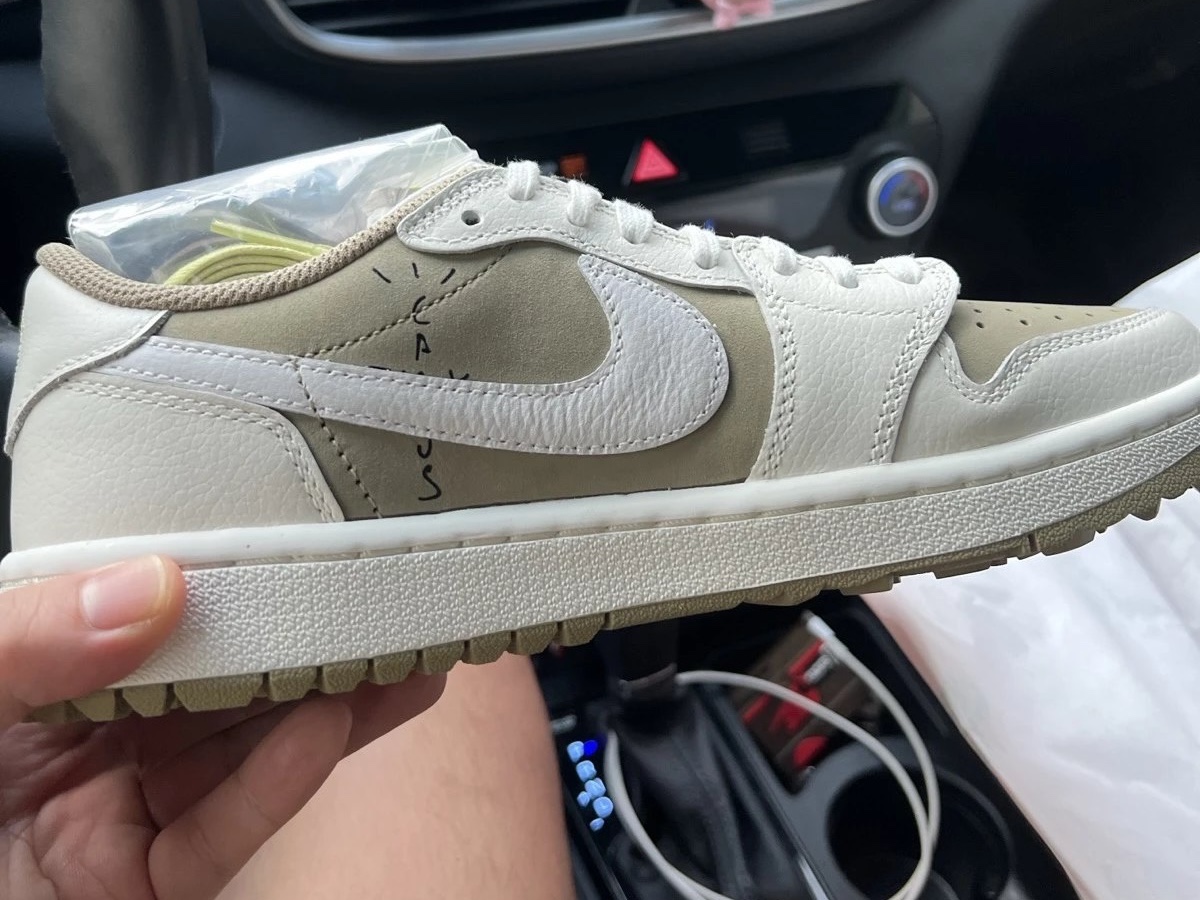 Jordan 1 x Travis Scott Retro Low Golf NRG Neutral Olive 착용 스타일