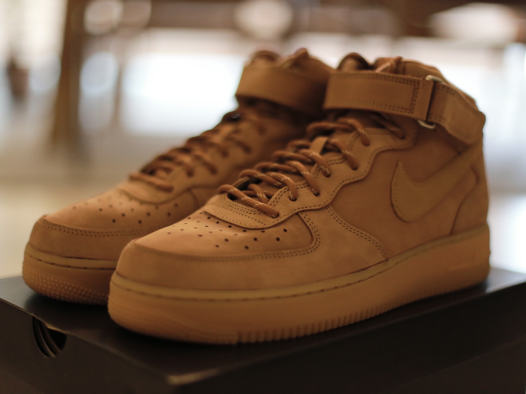 Nike Air Force 1 Mid '07 WB Flax 착용 스타일 - 2