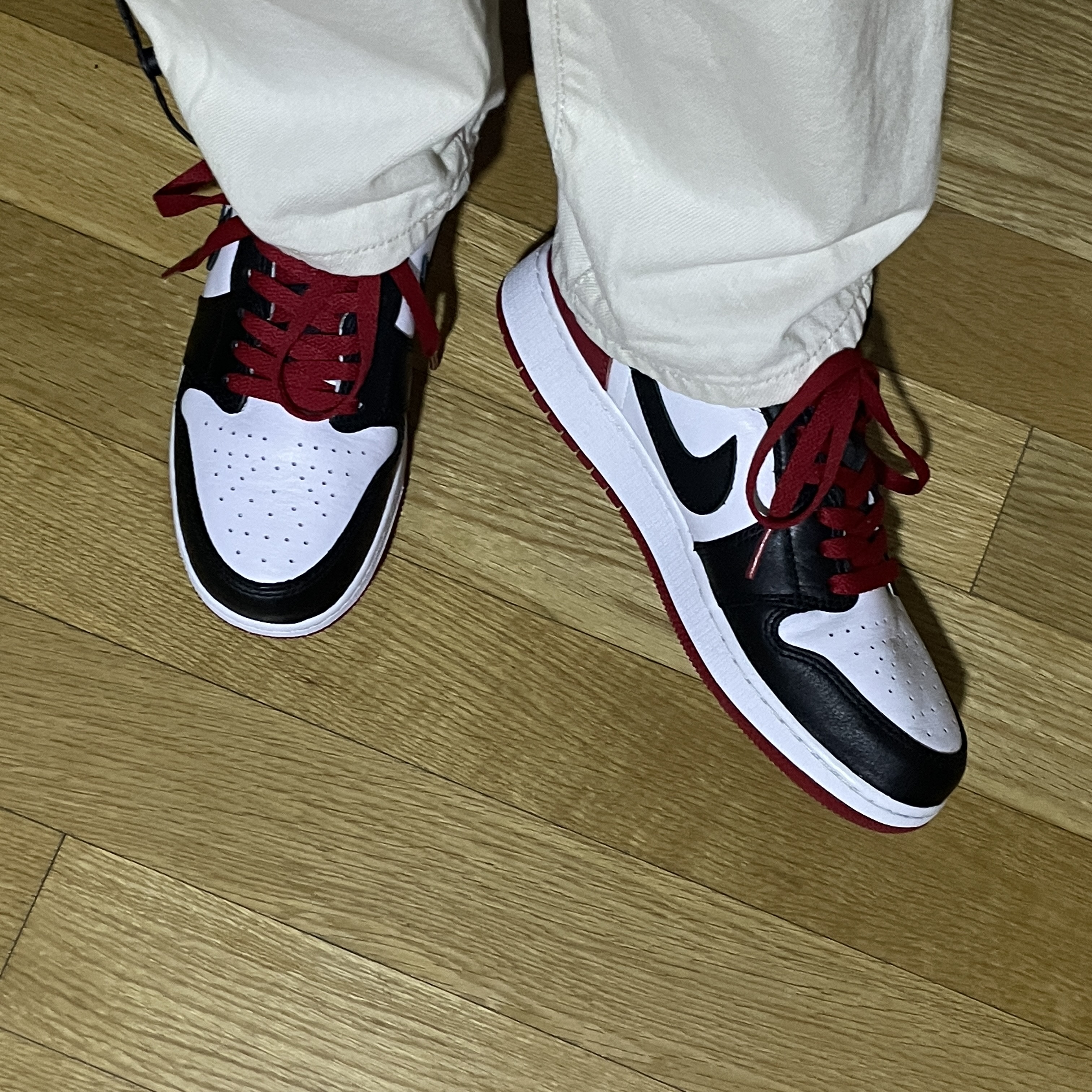 (GS) Jordan 1 Retro Low OG Black Toe 착용 스타일 - 2