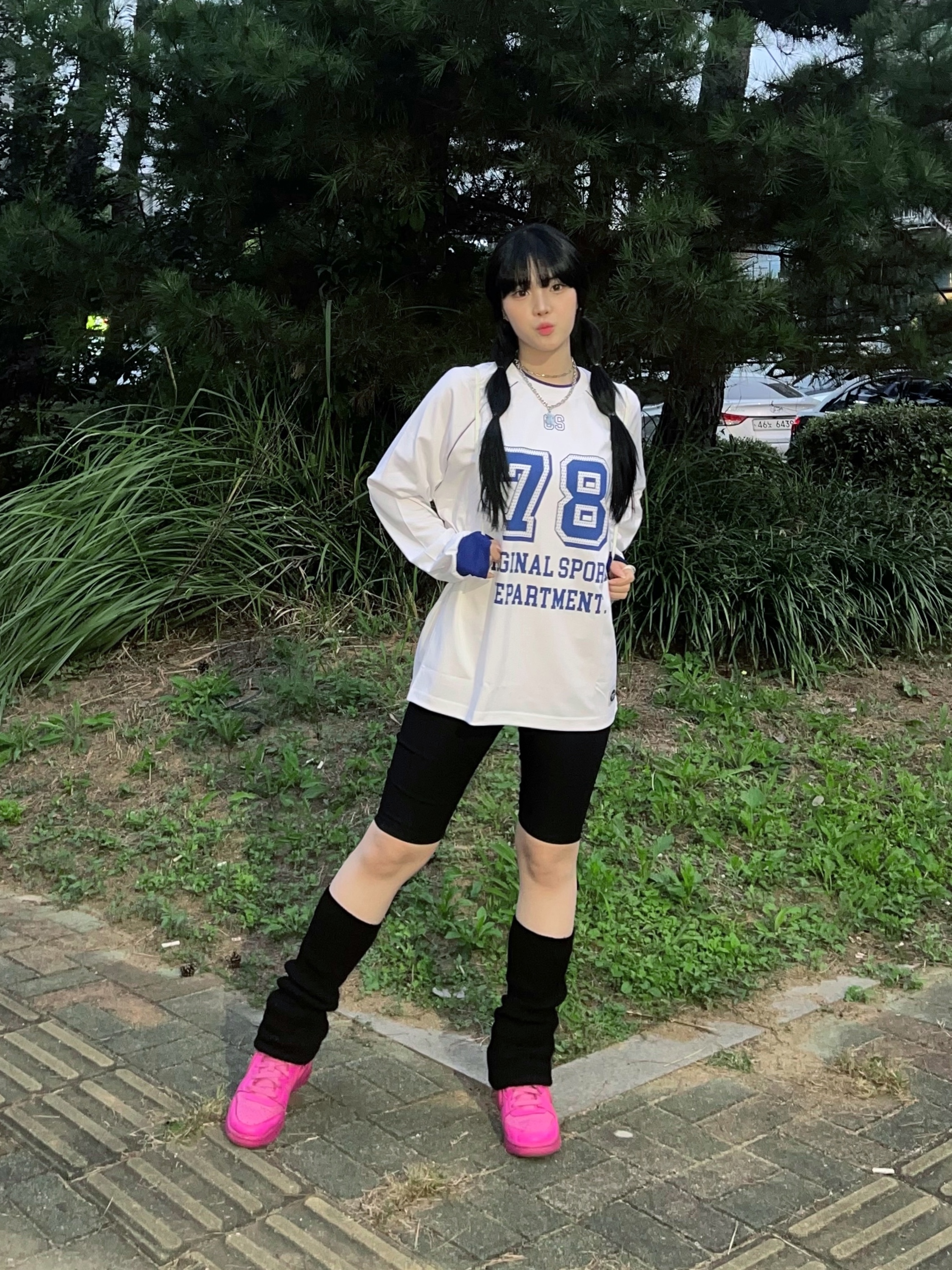 Nike x Ambush Dunk High Cosmic Fuchsia 착용 스타일 - 5