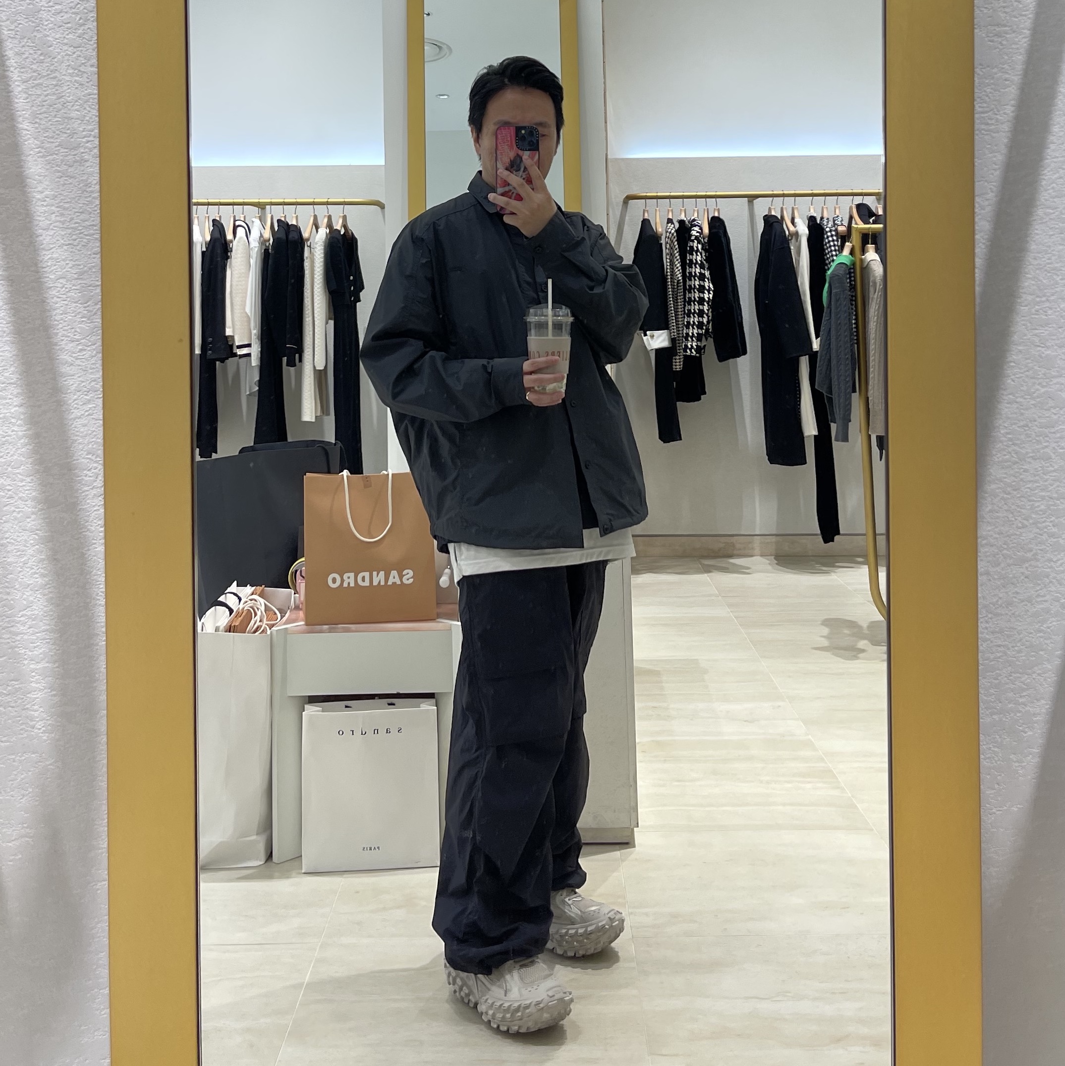 Balenciaga Defender Sneakers Beige 착용 스타일