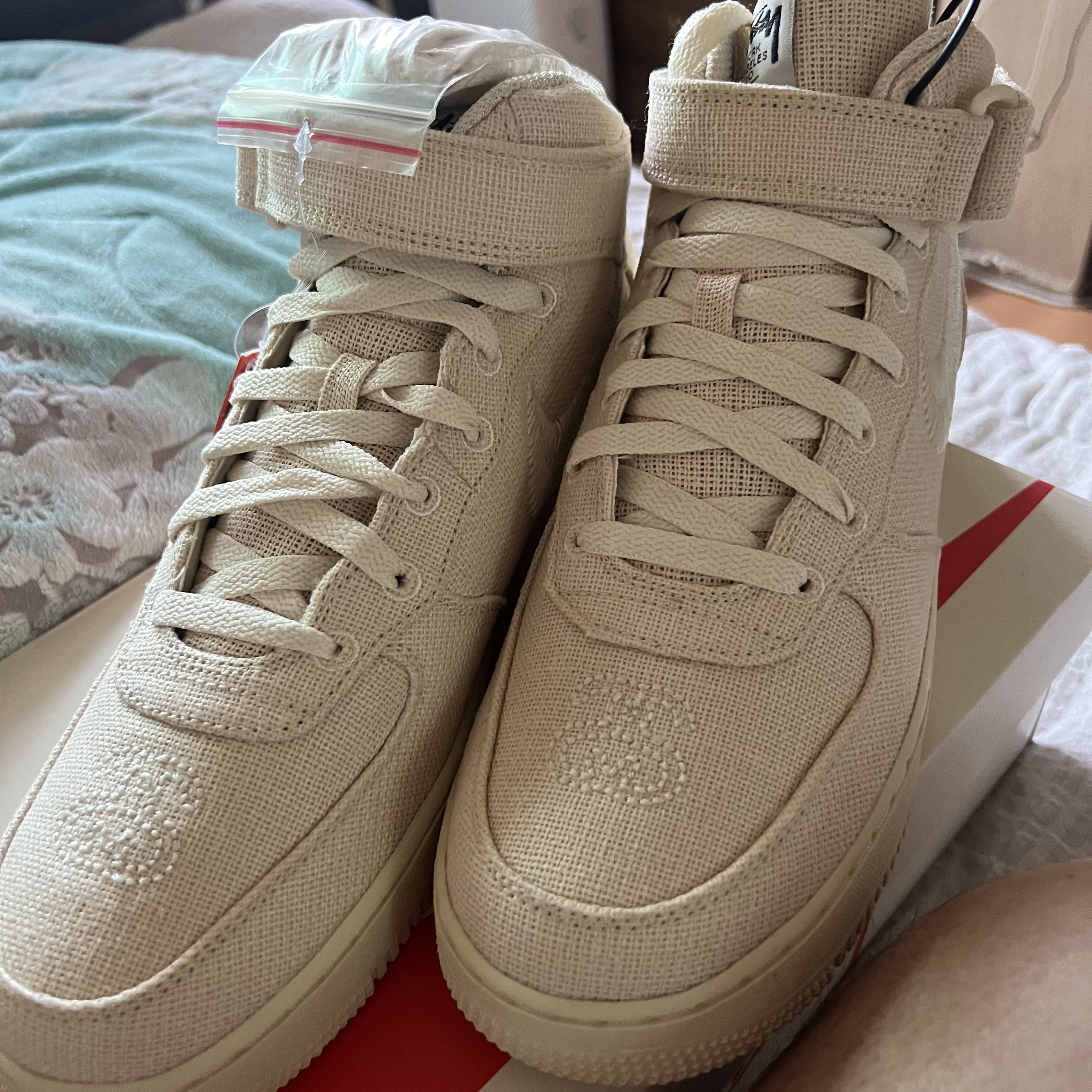 Nike x Stussy Air Force 1 '07 Mid SP Fossil 착용 스타일 - 2