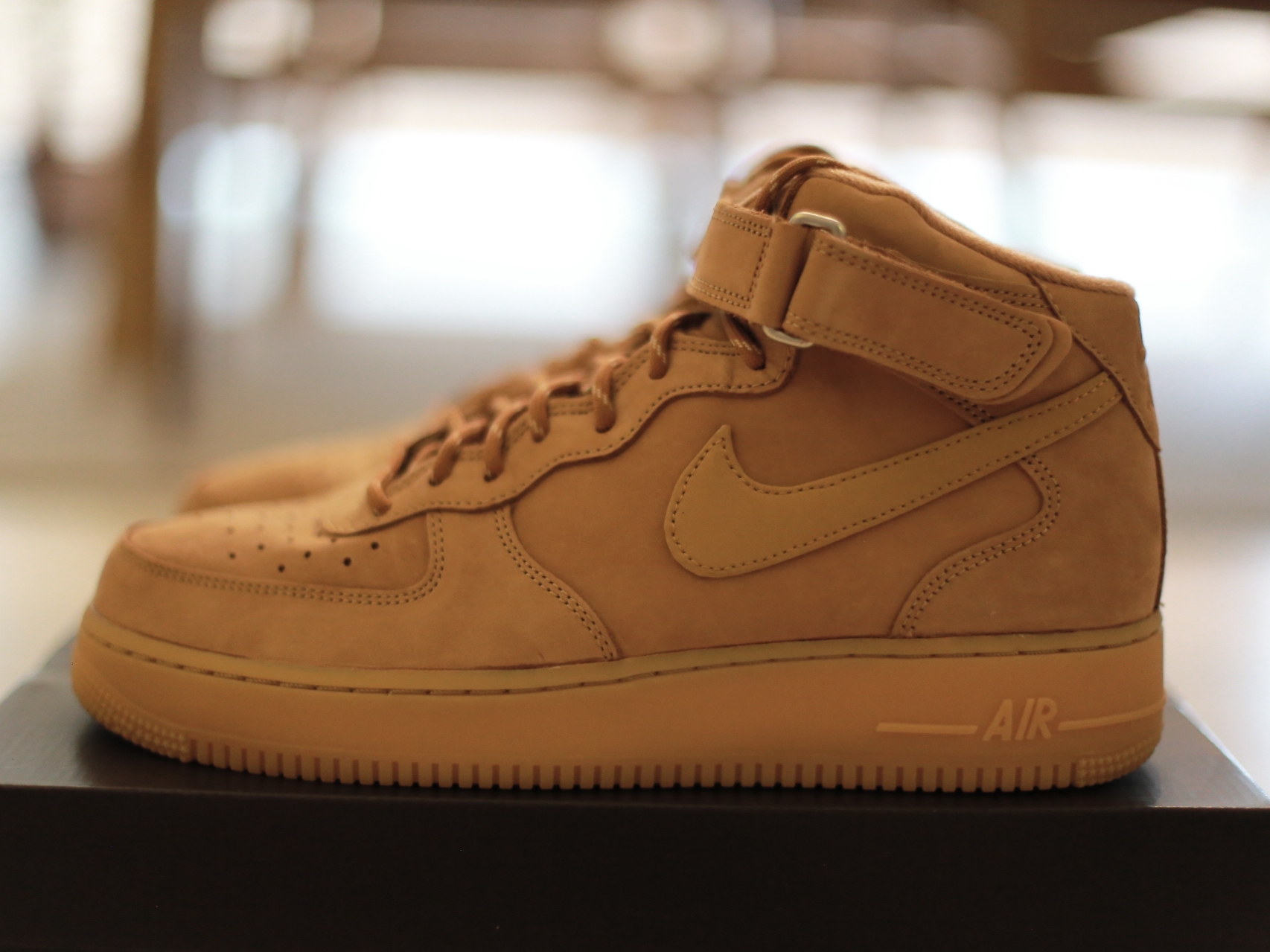 Nike Air Force 1 Mid '07 WB Flax 착용 스타일 - 1