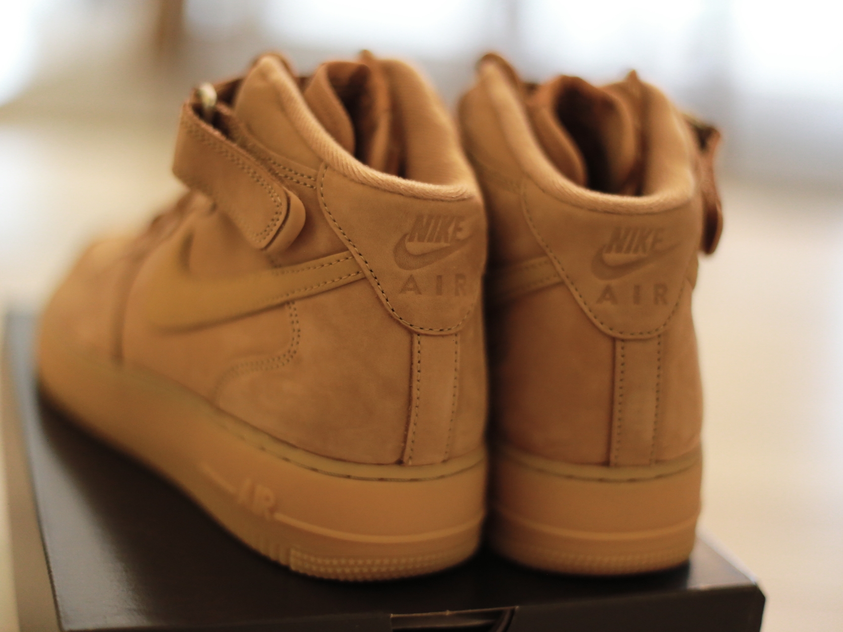 Nike Air Force 1 Mid '07 WB Flax 착용 스타일 - 4