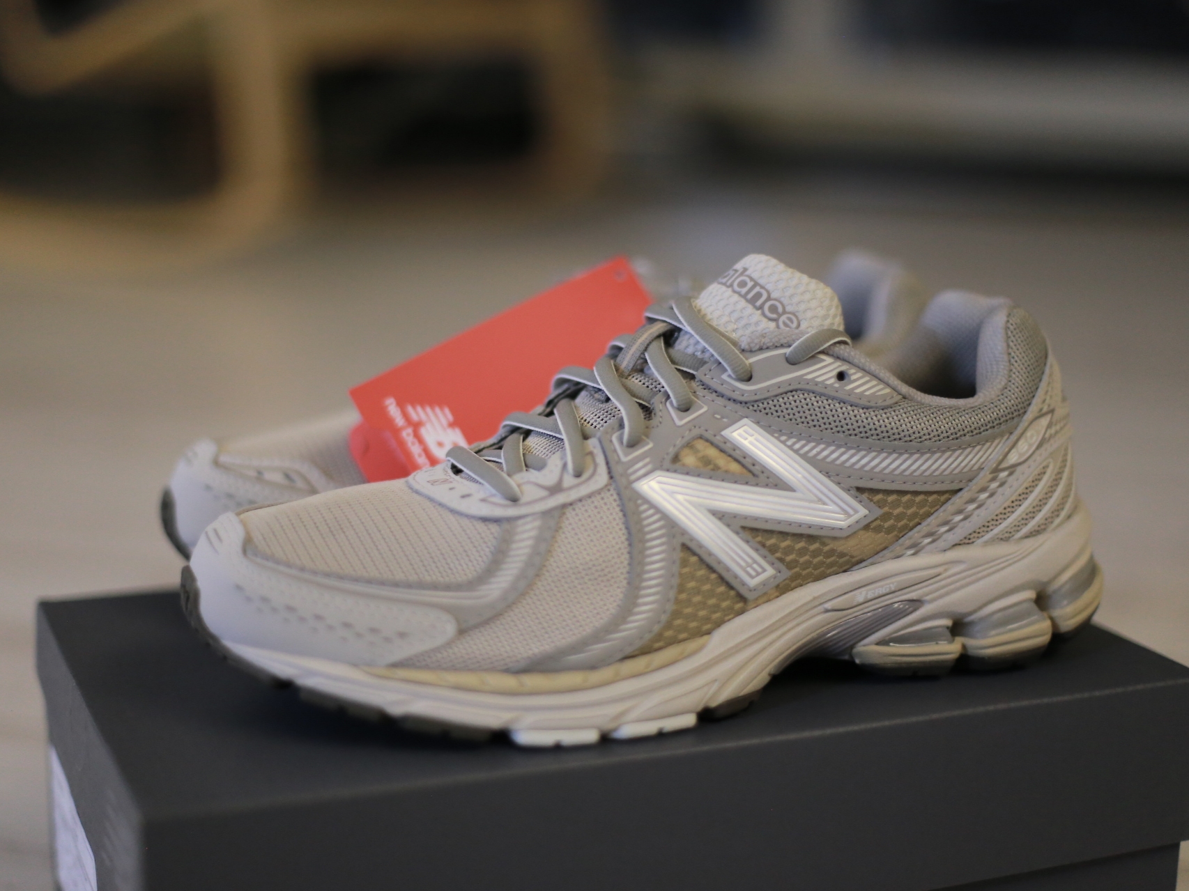 New Balance 860v2 Mars 착용 스타일 - 2