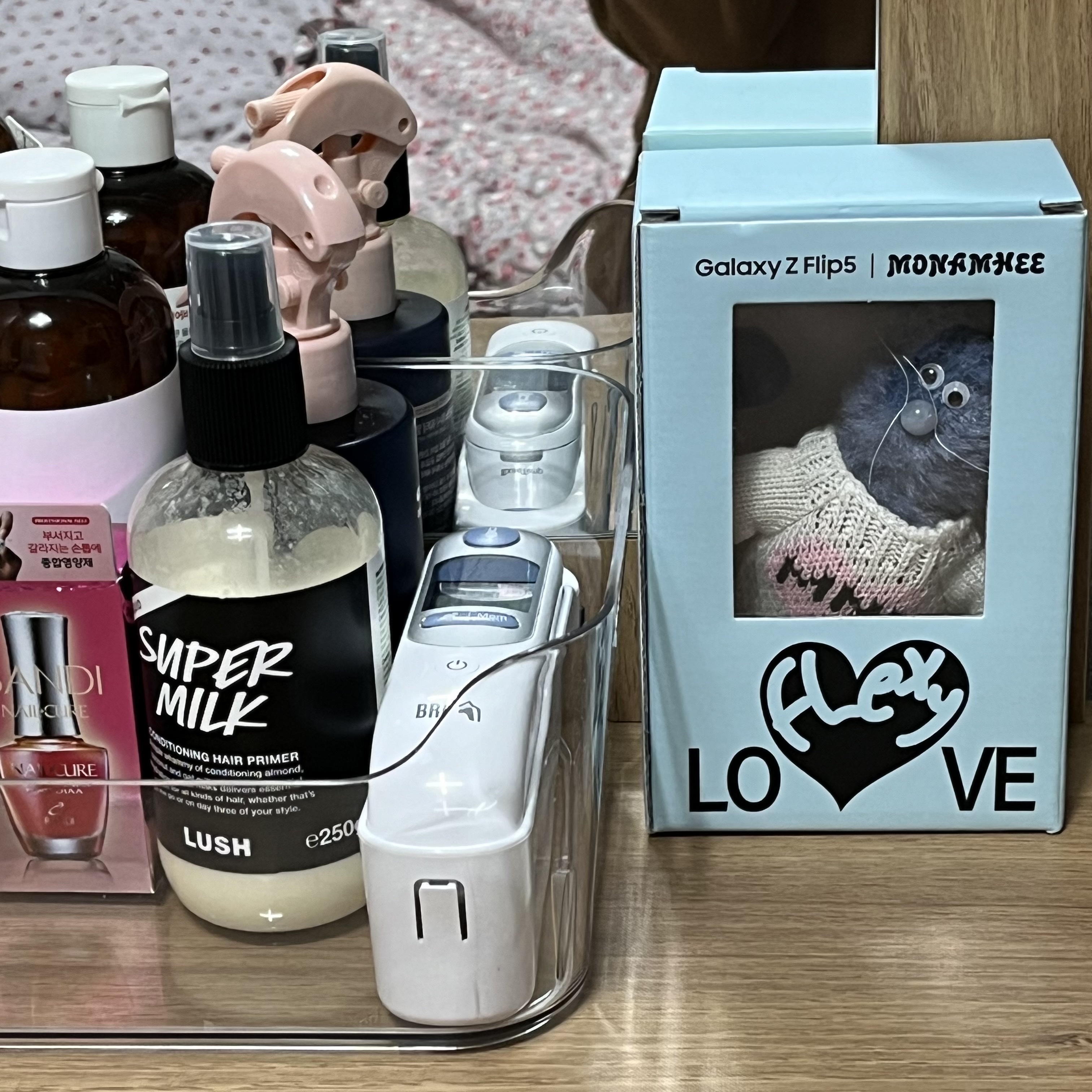 Monamhee Love Flexy Keyring Blue 착용 스타일 - 1