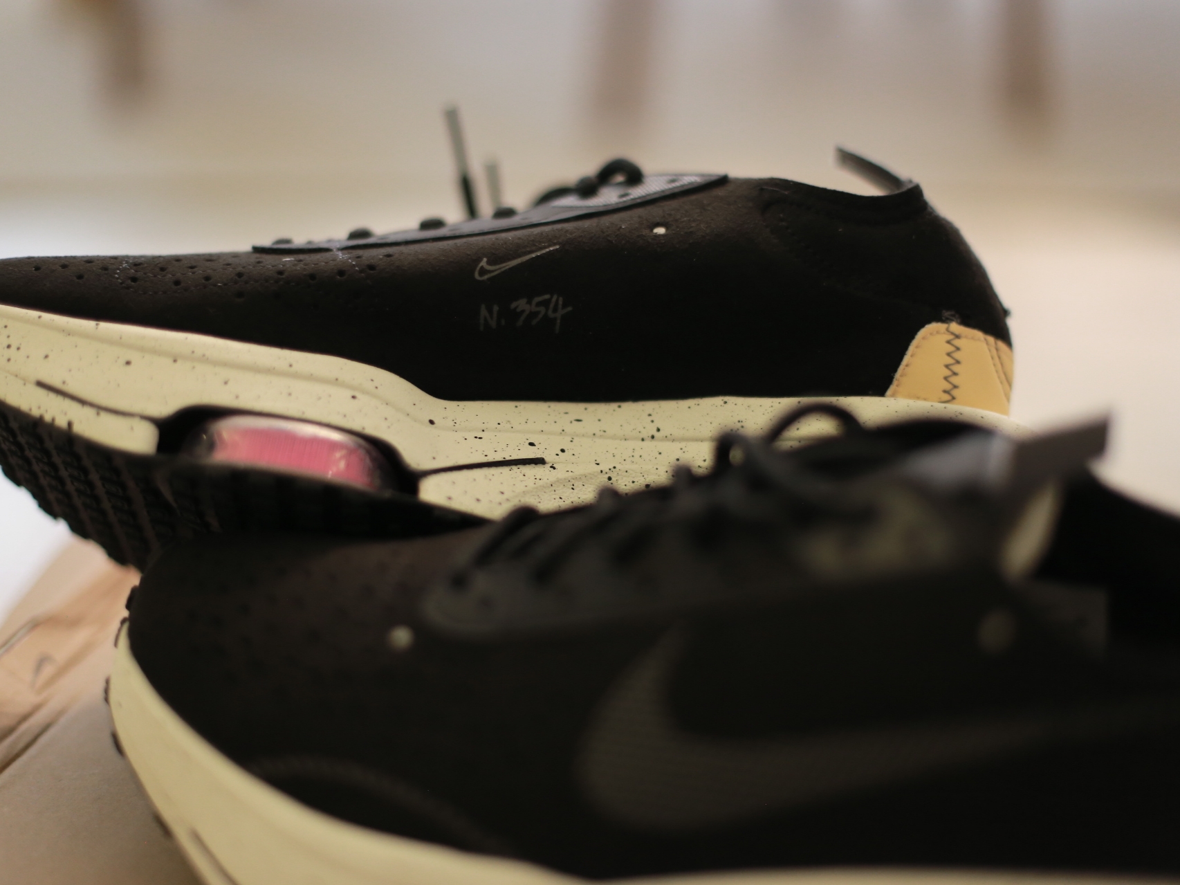 Nike Air Zoom Type Black Hyper Pink 착용 스타일 - 4