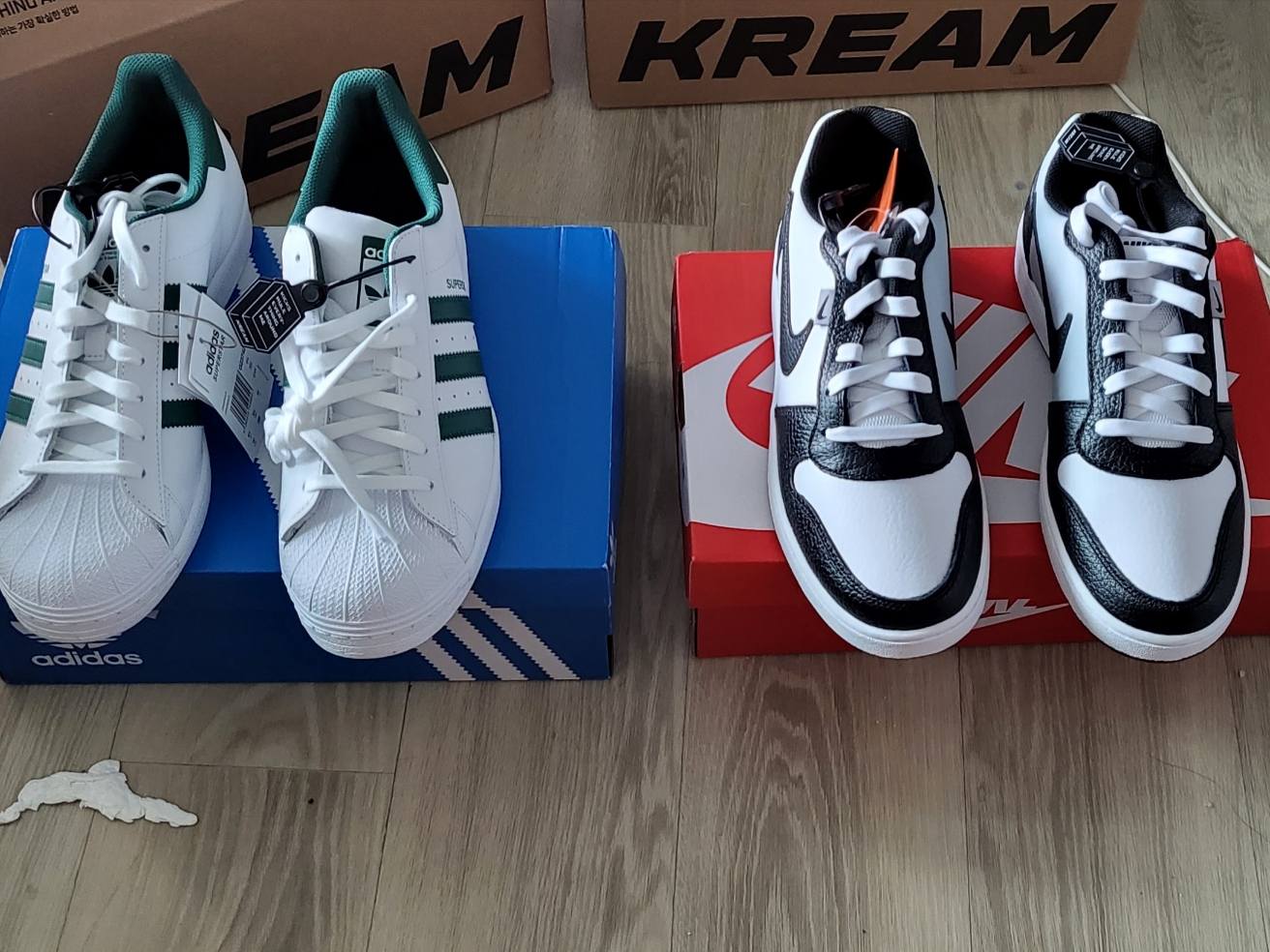 Adidas Superstar White Collegiate Green, Nike Ebernon Low Premium White Black 착용 스타일