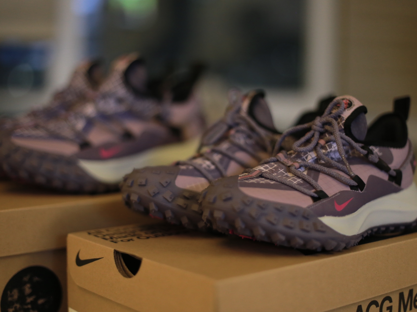 Nike ACG Mountain Fly Low Canyon Purple 착용 스타일 - 1