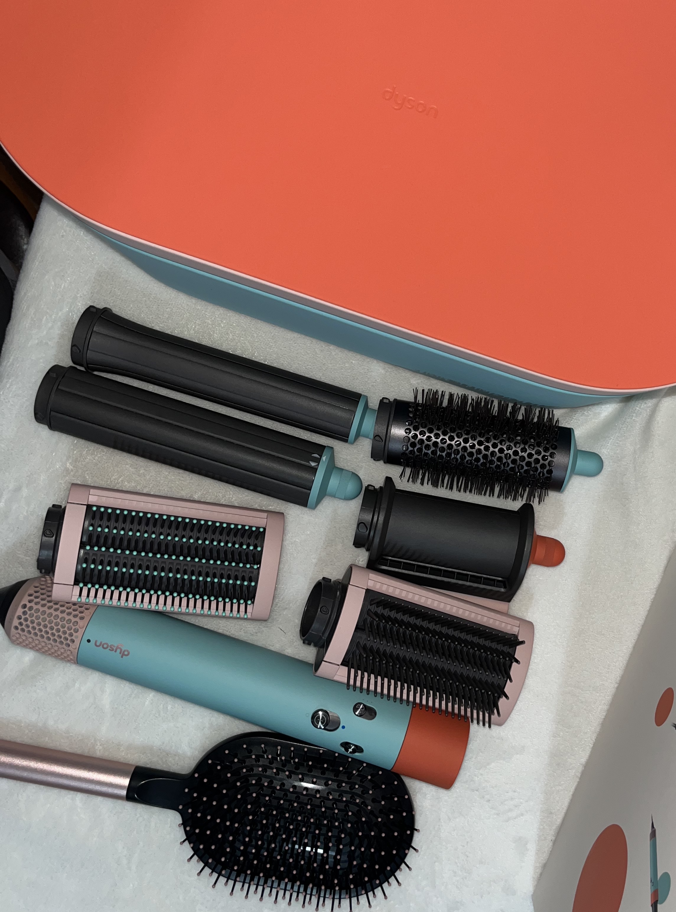 Dyson Airwrap Multi Styler Complete Long Ceramic Pop (Korean Ver.) 착용 스타일 - 2