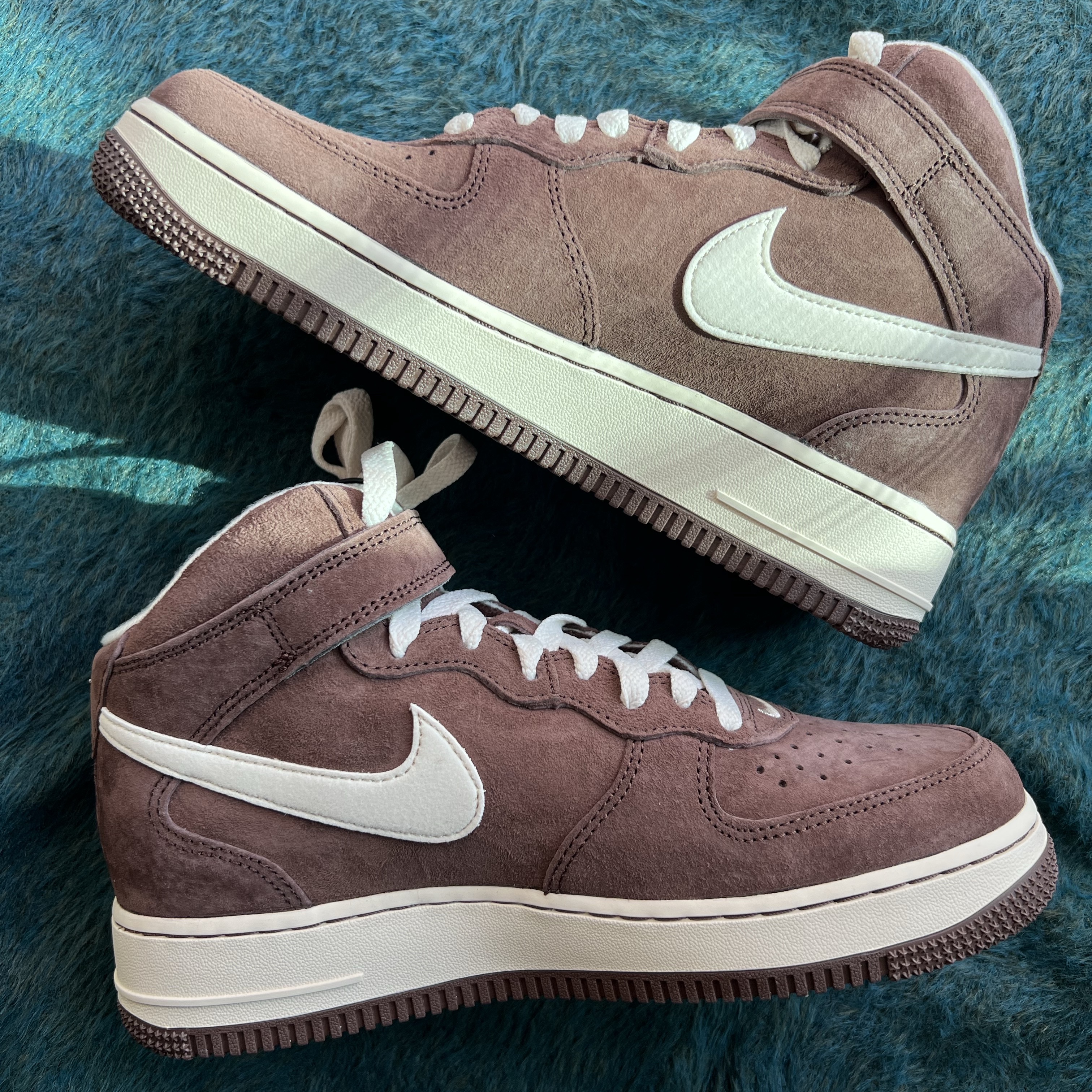 Nike Air Force 1 Mid '07 QS Chocolate 착용 스타일