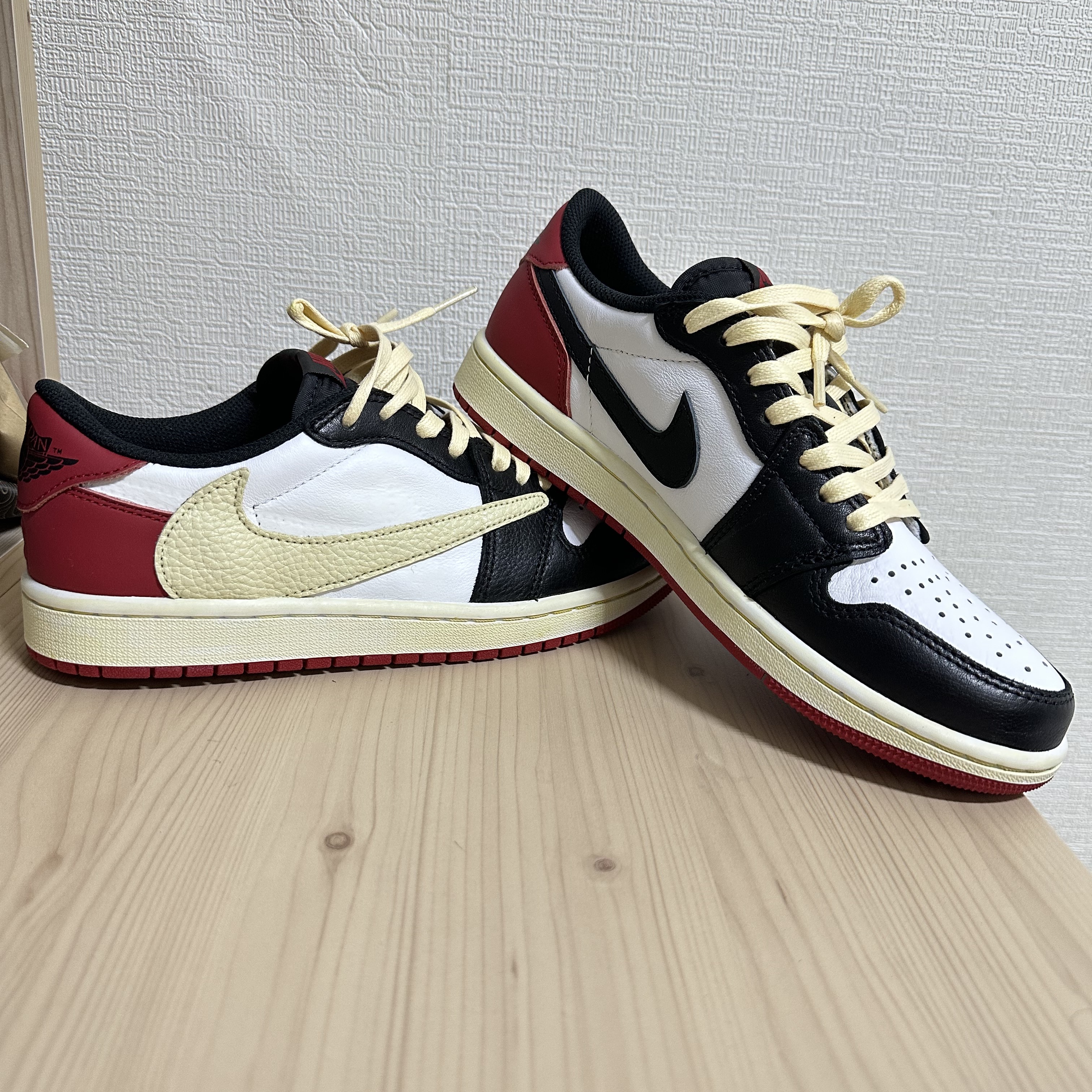 Jordan 1 Retro Low OG Black Toe 착용 스타일 - 1