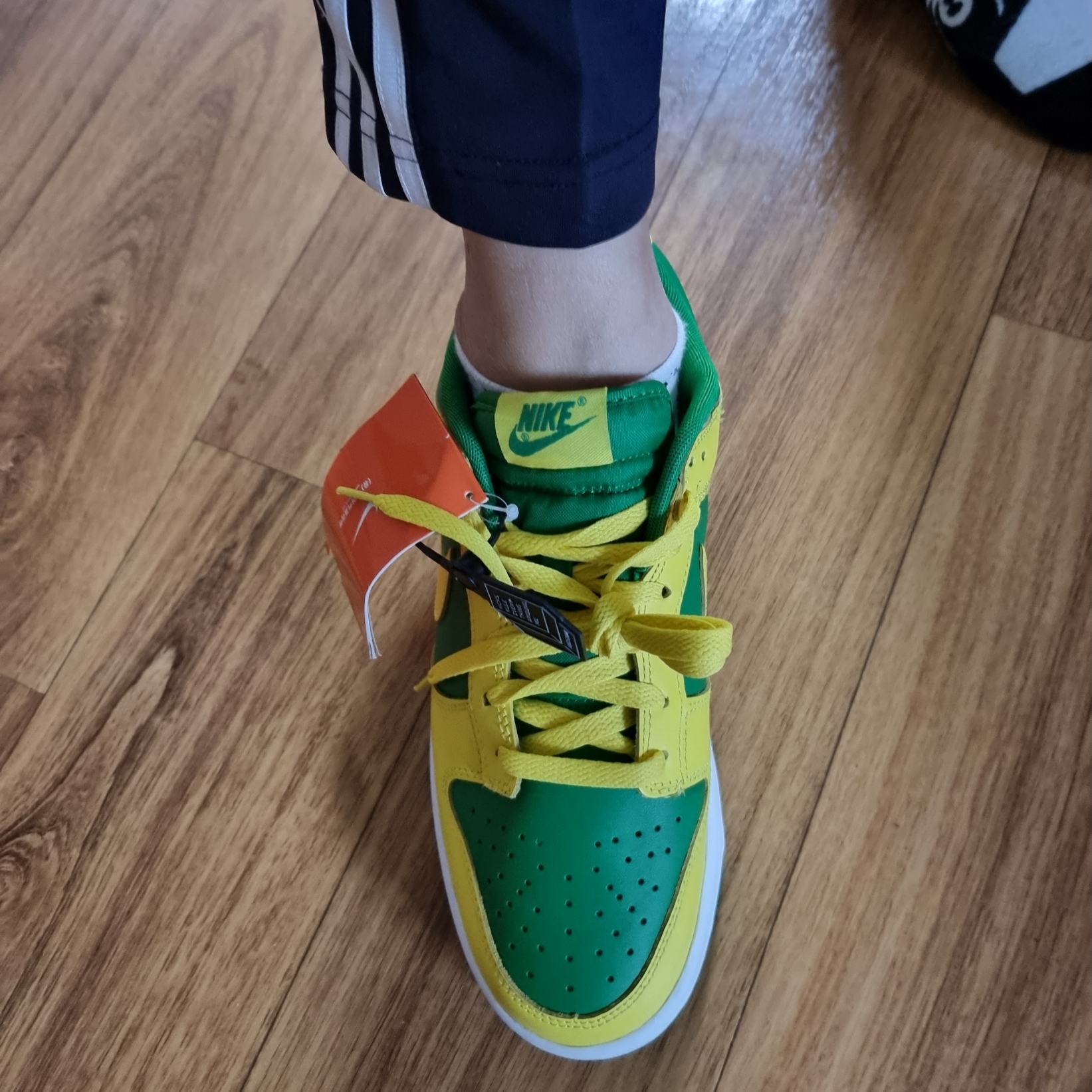 Nike Dunk Low Apple Green and Yellow Strike 착용 스타일