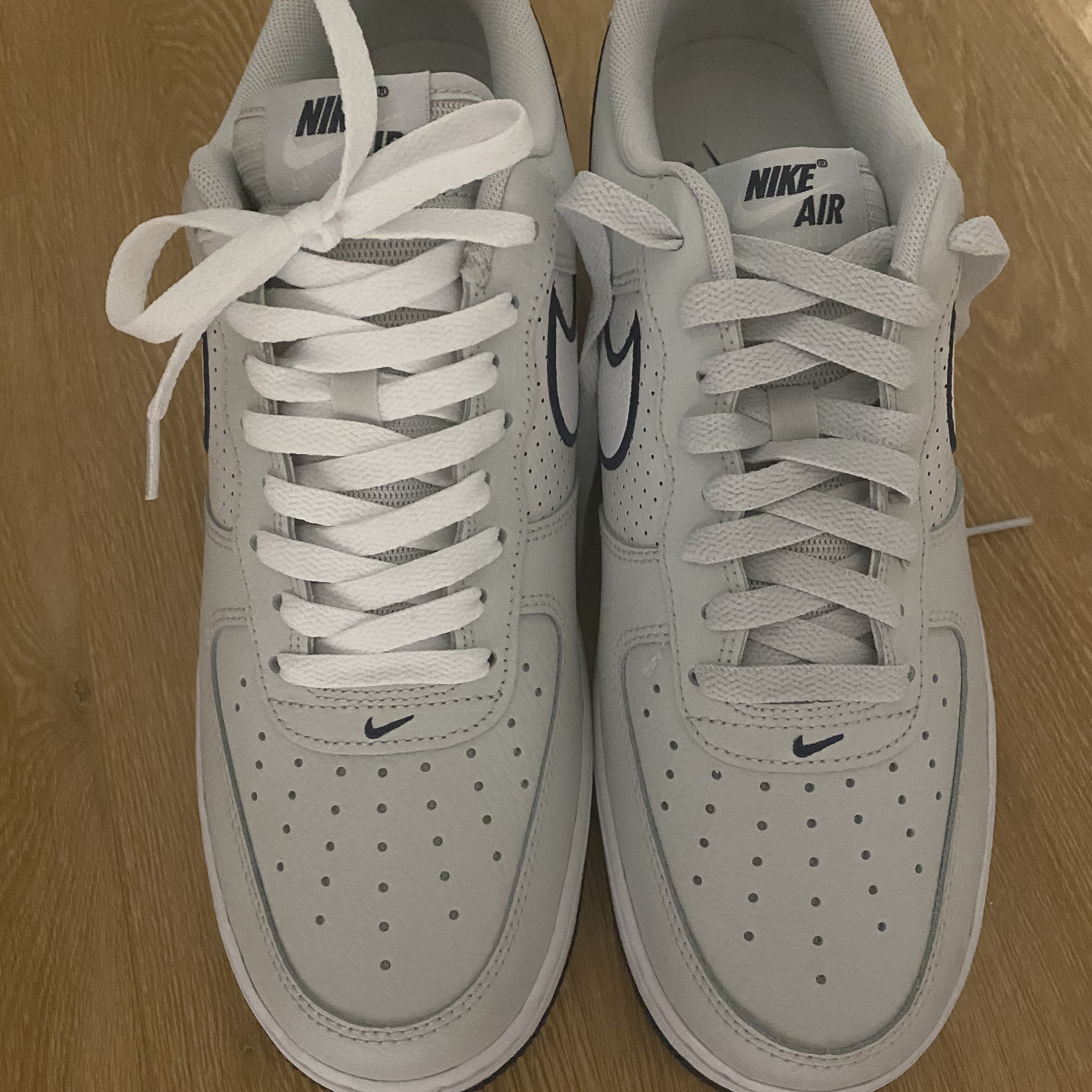 Nike Air Force 1 '07 Photon Dust White 착용 스타일 - 1