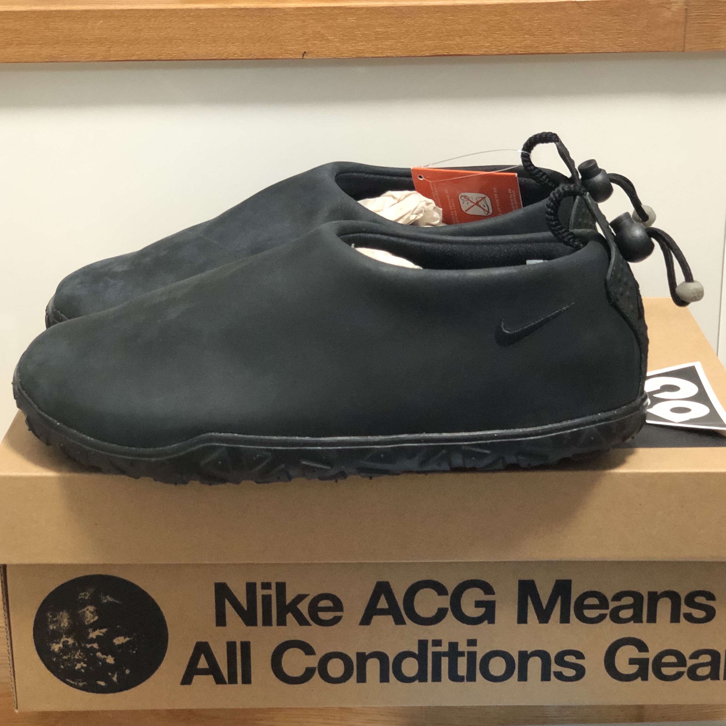Nike ACG Moc PRM Black Leather 착용 스타일