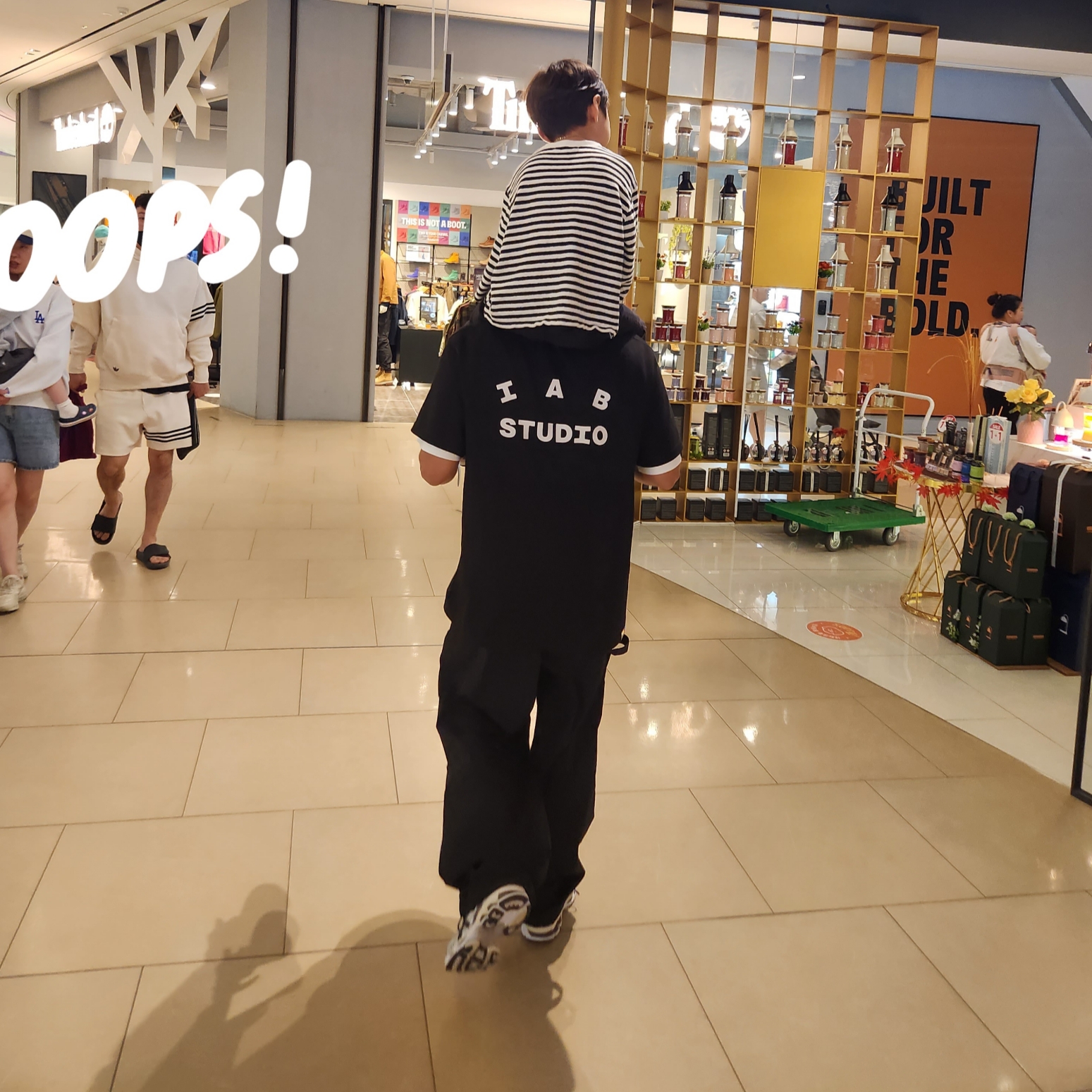 IAB Studio 10th Anniversary T-Shirts Pack White & Black (2 Pack), Asics Gel-Kayano 14 Cream Black 착용 스타일