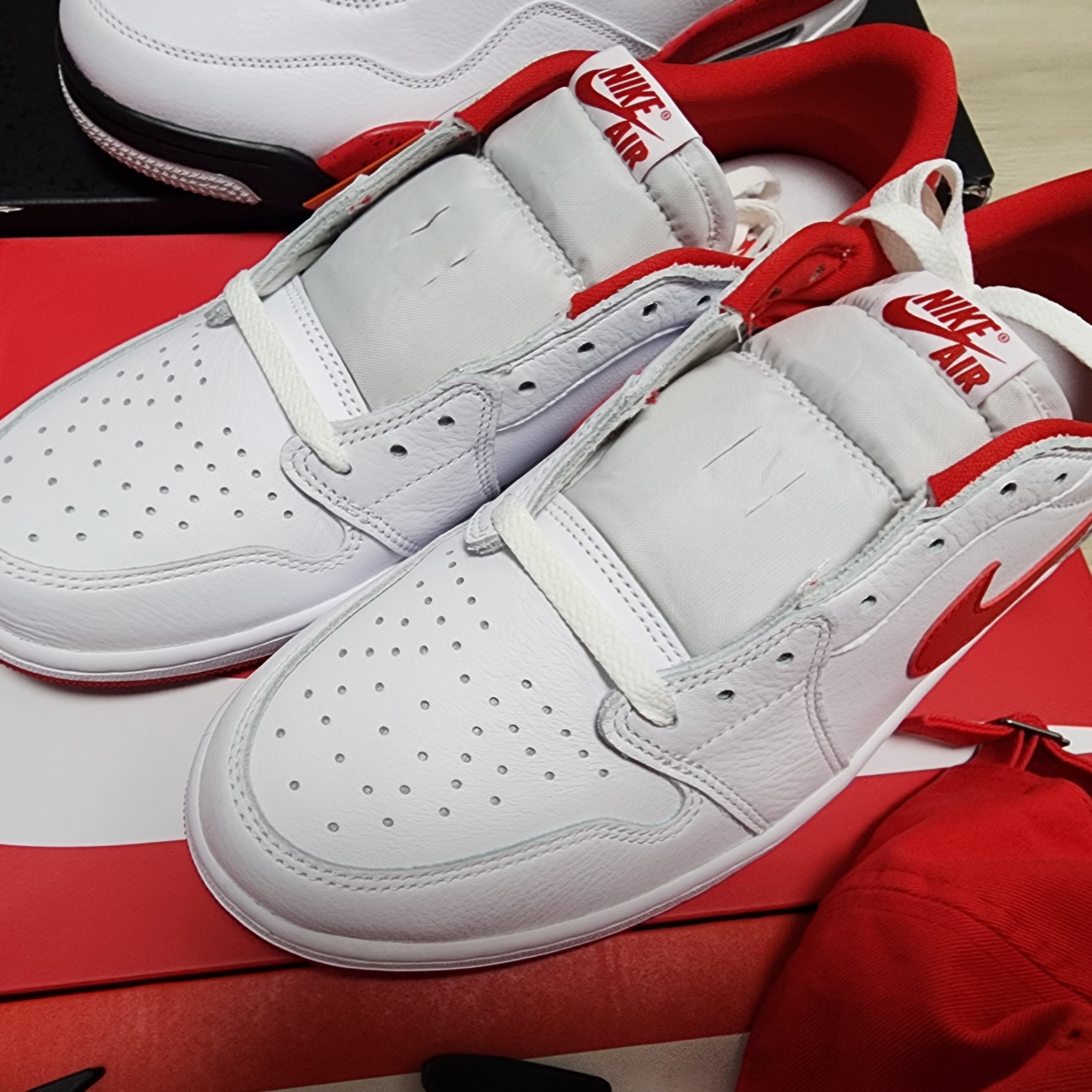 Jordan 1 Retro Low OG University Red 착용 스타일