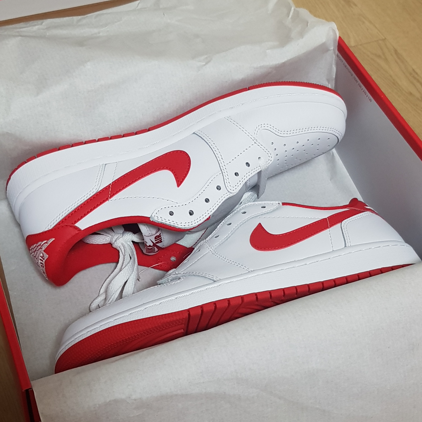 Jordan 1 Retro Low OG University Red 착용 스타일