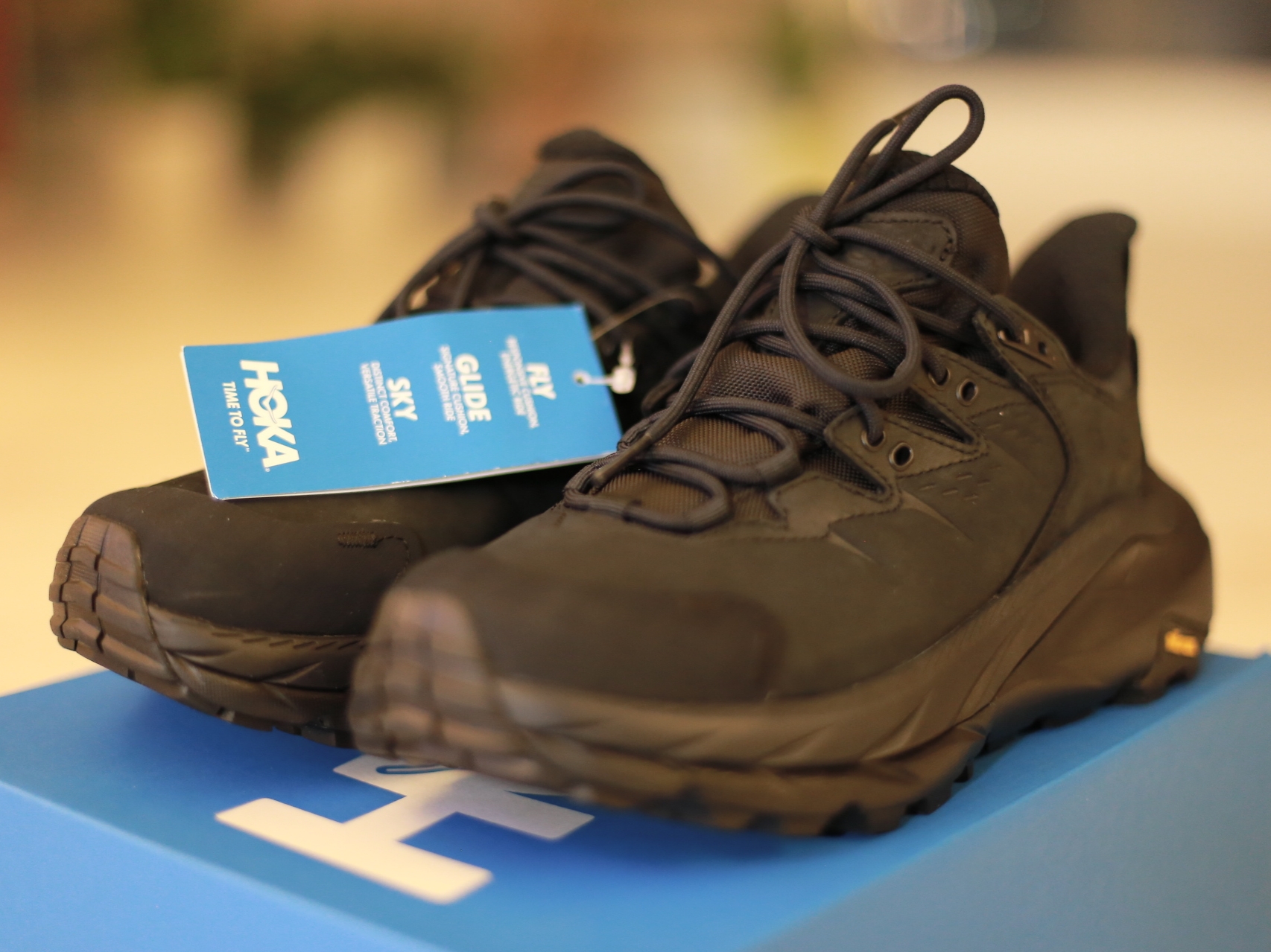 (W) Hoka Kaha 2 Low Gore-Tex Black 착용 스타일 - 3