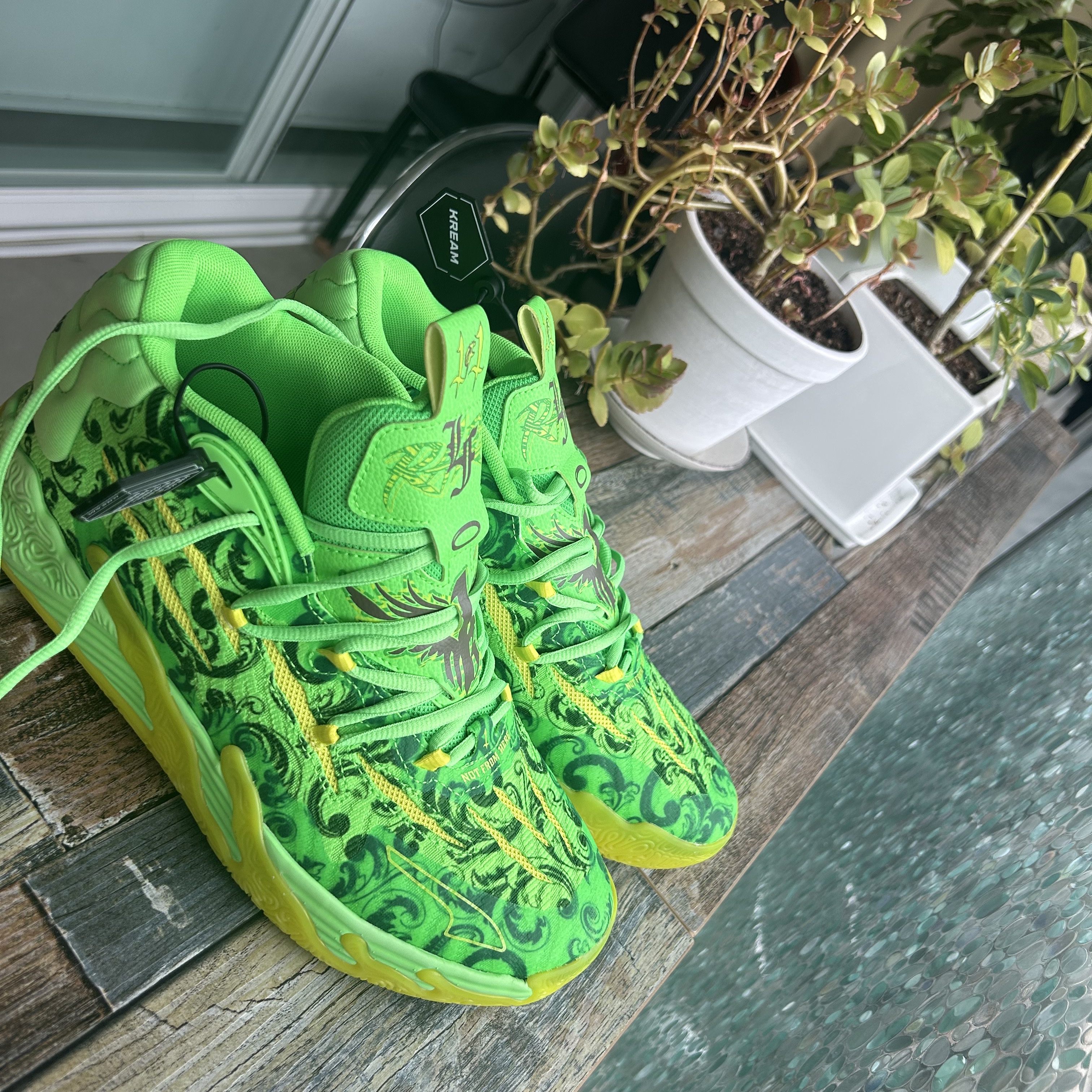Puma MB.03 Lamelo Ball Fluro Green Fluro Yellow 착용 스타일 - 1