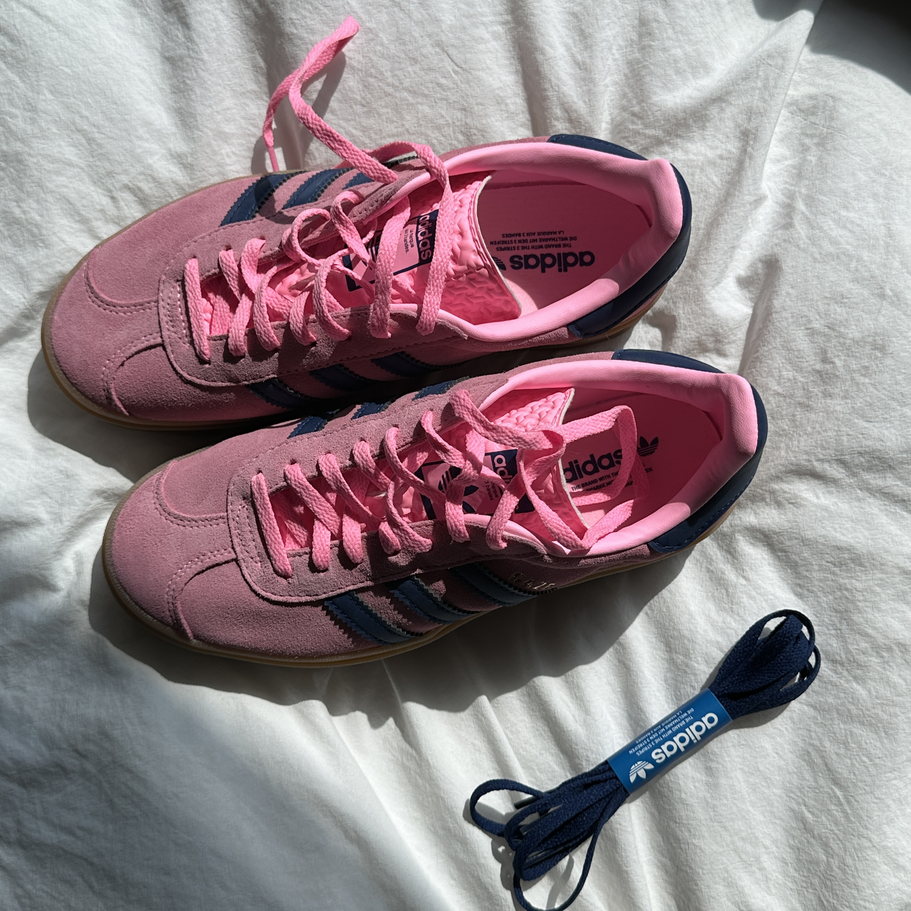 (W) Adidas Gazelle Bold Pink Glow Victory Blue 착용 스타일 - 3