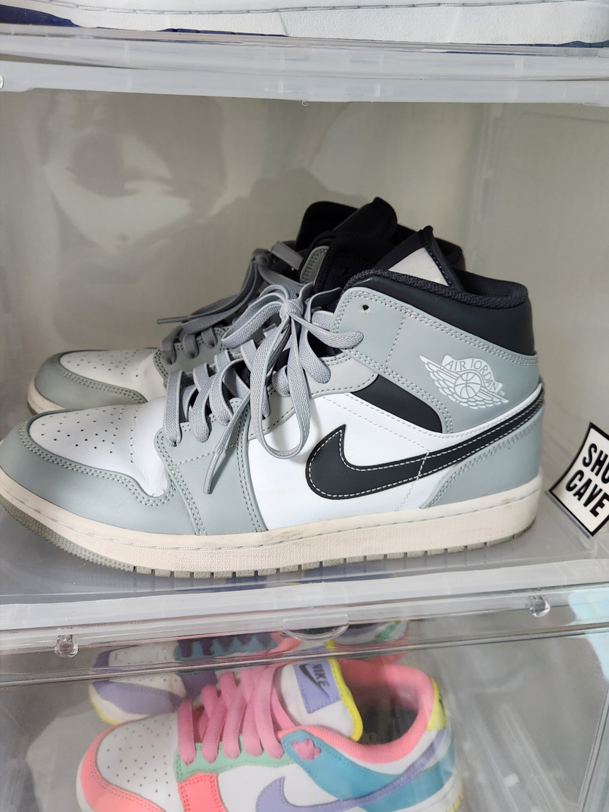 Jordan 1 Mid Light Smoke Grey Anthracite, (W) Nike Dunk Low SE Candy 착용 스타일 - 2