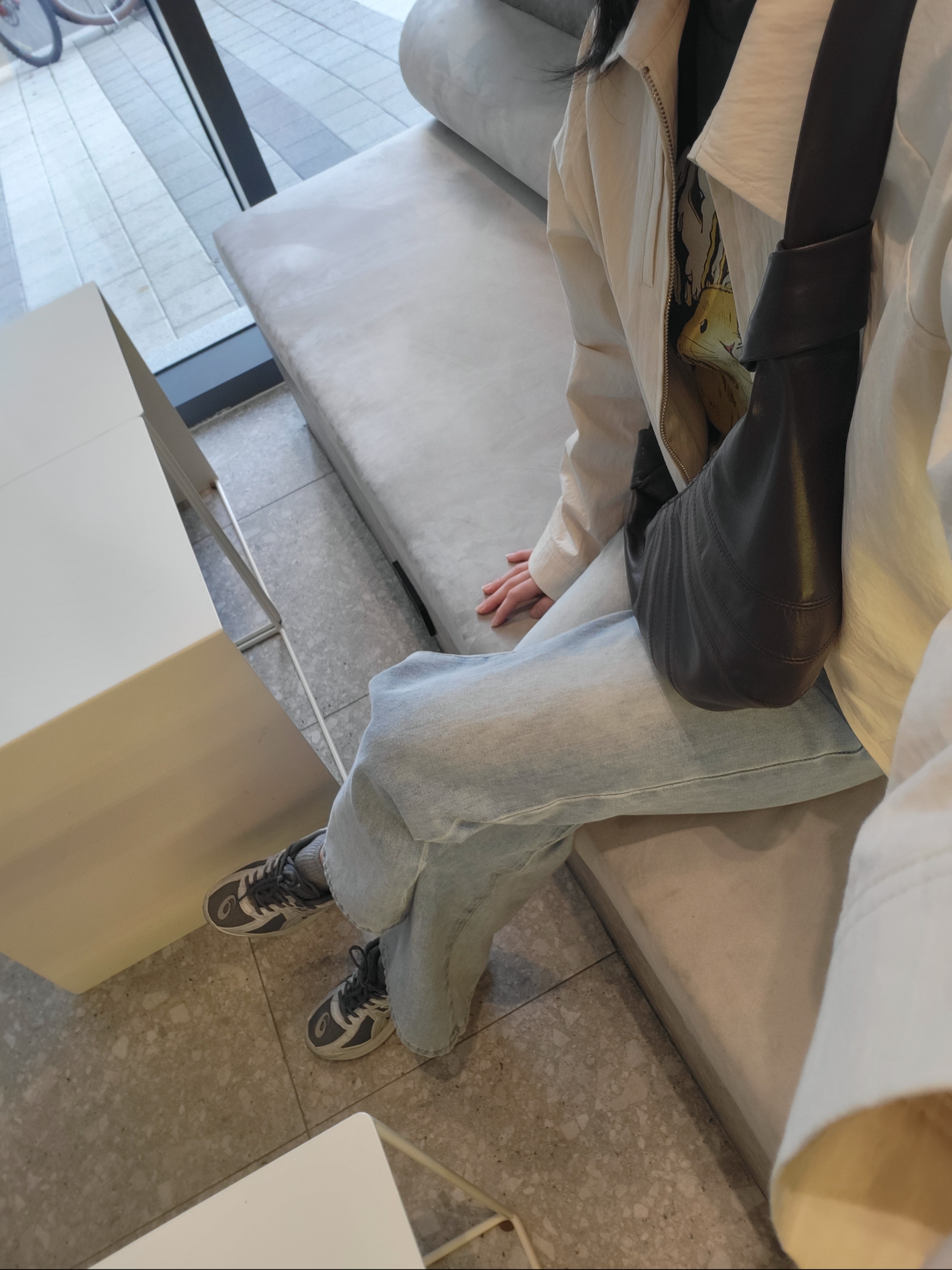 Asics Jog 100 S SMU Sheet Rock Pure Silver - 2E Wide, Lemaire Small Croissant Bag Soft Nappa Leather Dark Chocolate 착용 스타일 - 1