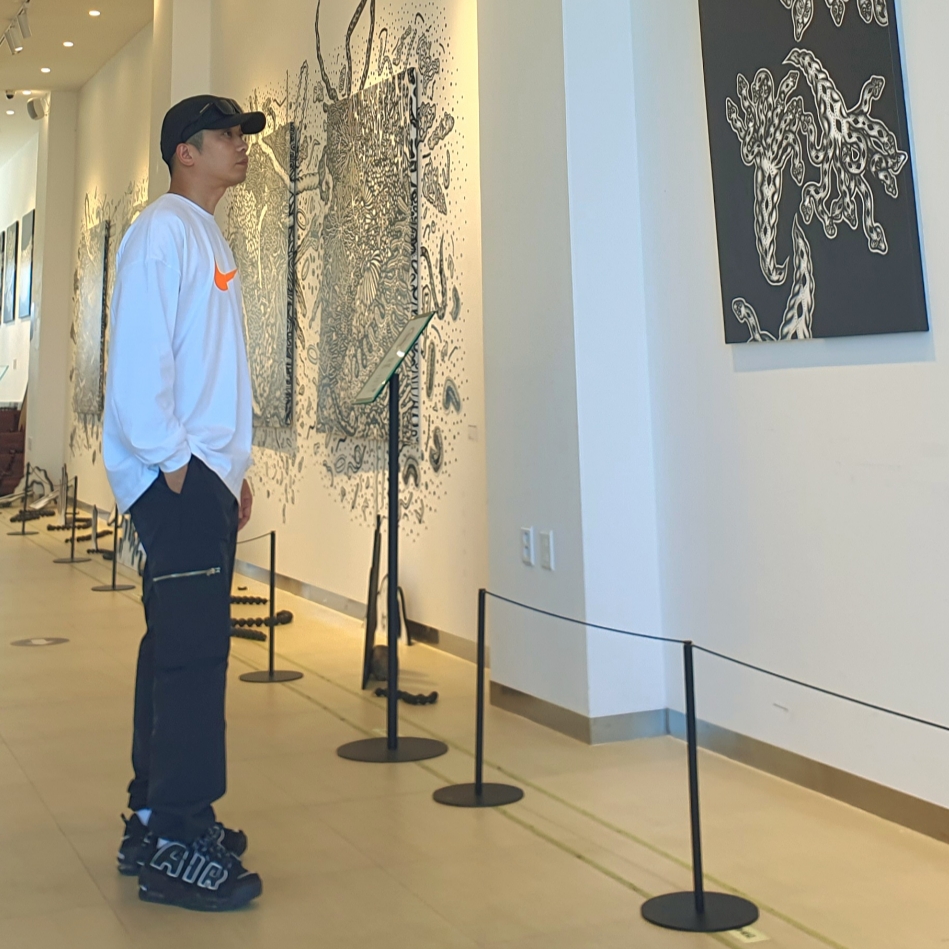 Nike x Ambush Air More Uptempo Low Black and White, Nike ACG Trail Cap Black 착용 스타일 - 1
