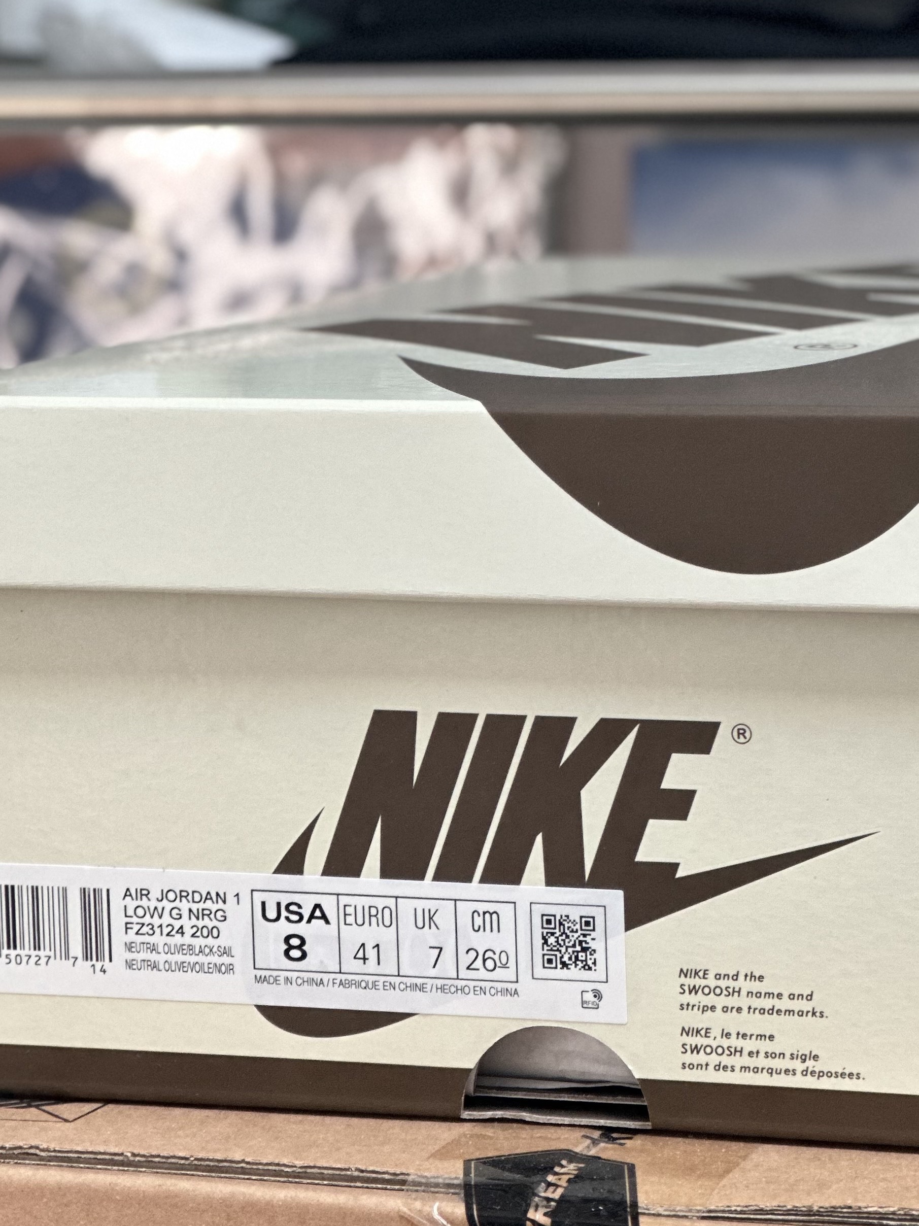 Jordan 1 x Travis Scott Retro Low Golf NRG Neutral Olive 착용 스타일 - 1