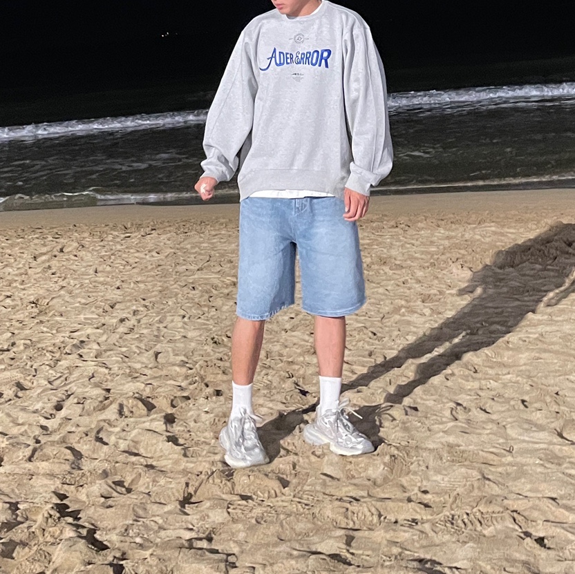 Ader Error Verif Logo Sweatshirt Grey, Balenciaga 3XL Sneakers Light Beige 착용 스타일