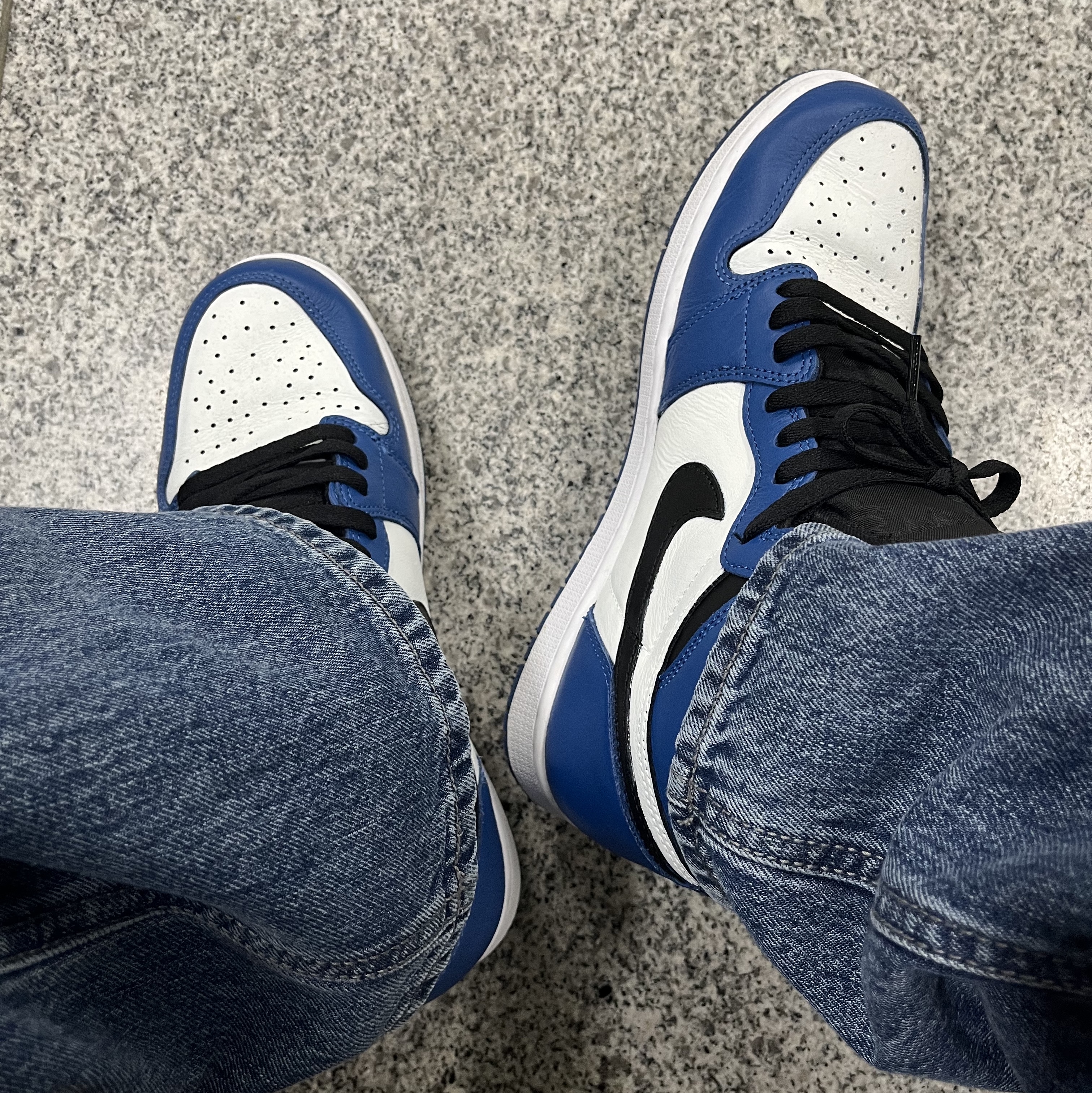 Jordan 1 Retro High OG Dark Marina Blue 착용 스타일