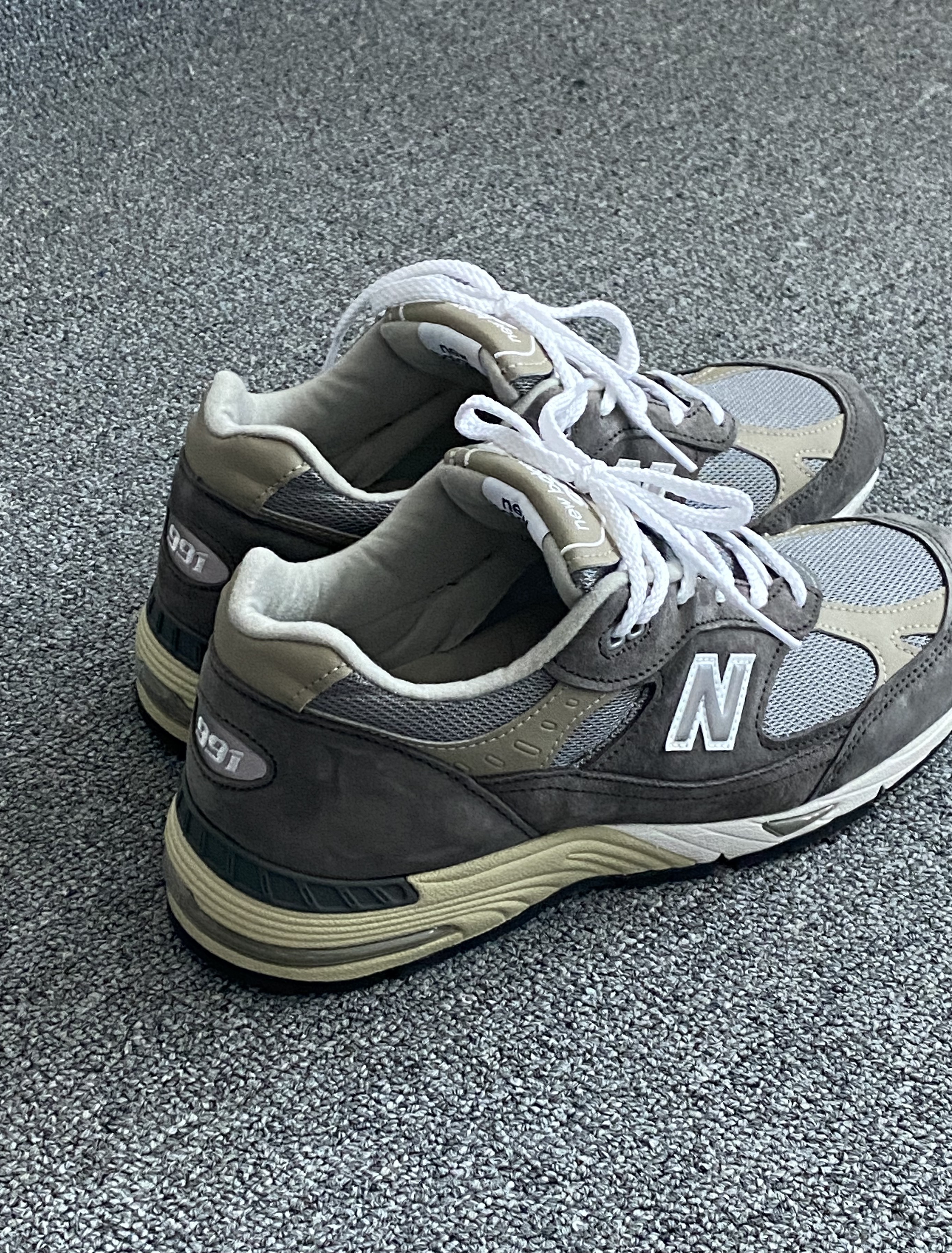 New Balance 991 Made in UK 40th Anniversary Grey 착용 스타일