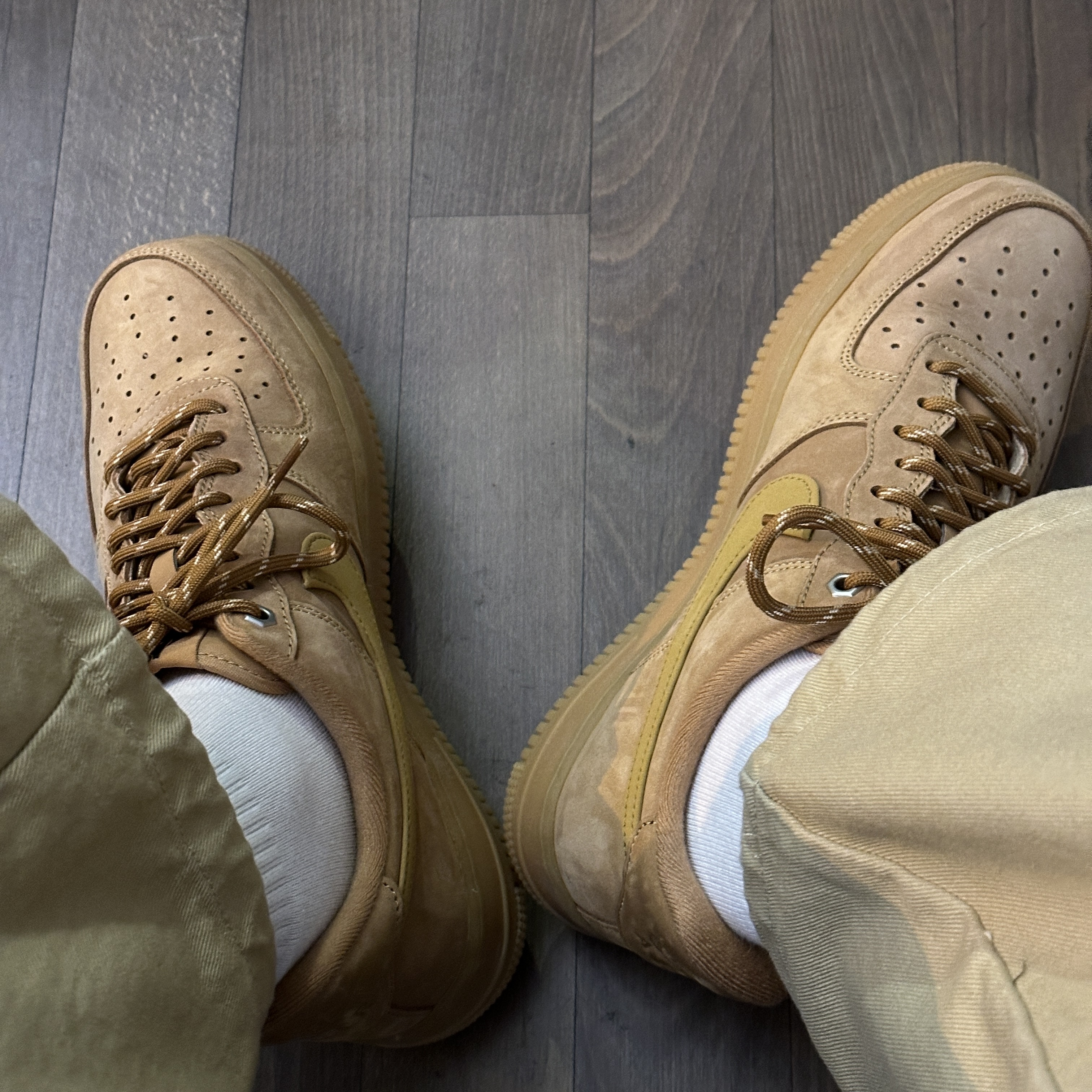 Nike Air Force 1 '07 WB Flax 착용 스타일