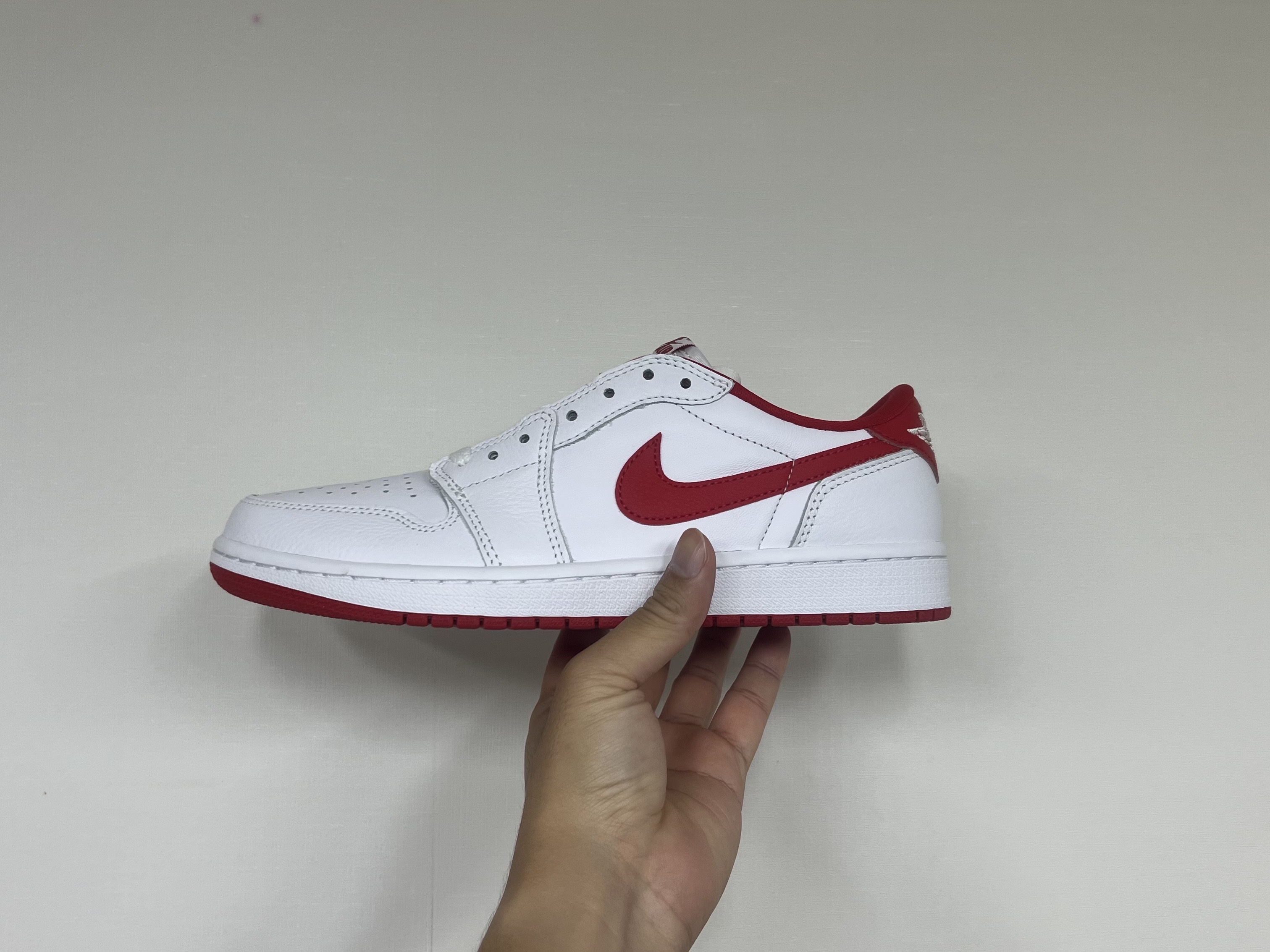 Jordan 1 Retro Low OG University Red 착용 스타일