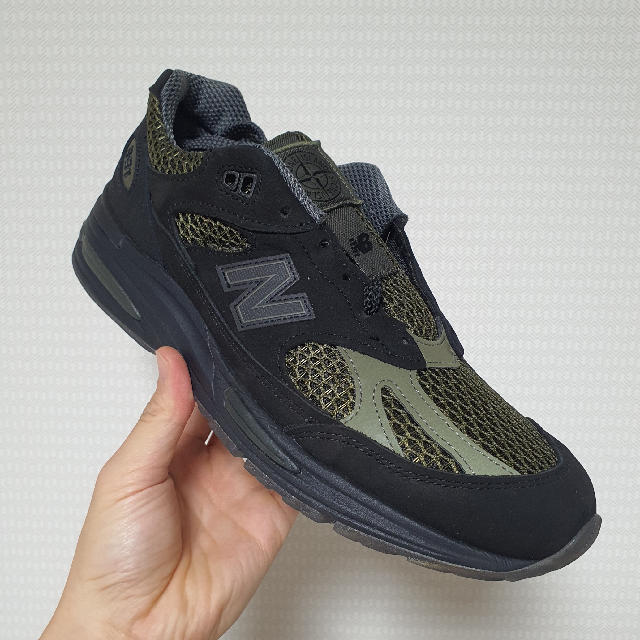 New Balance x Stone Island 991v2 Made in UK Black Olive Night 착용 스타일
