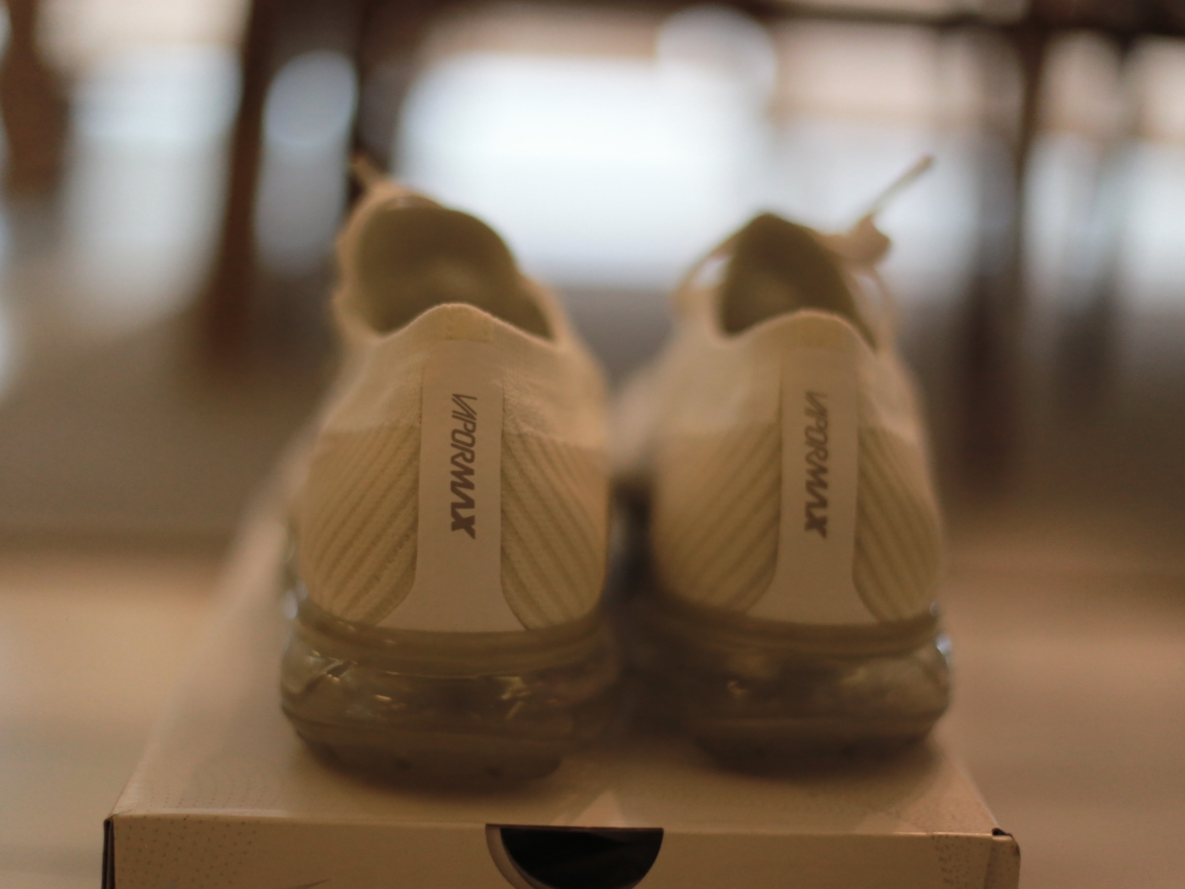 (W) Nike Air VaporMax Flyknit Triple White 착용 스타일 - 4