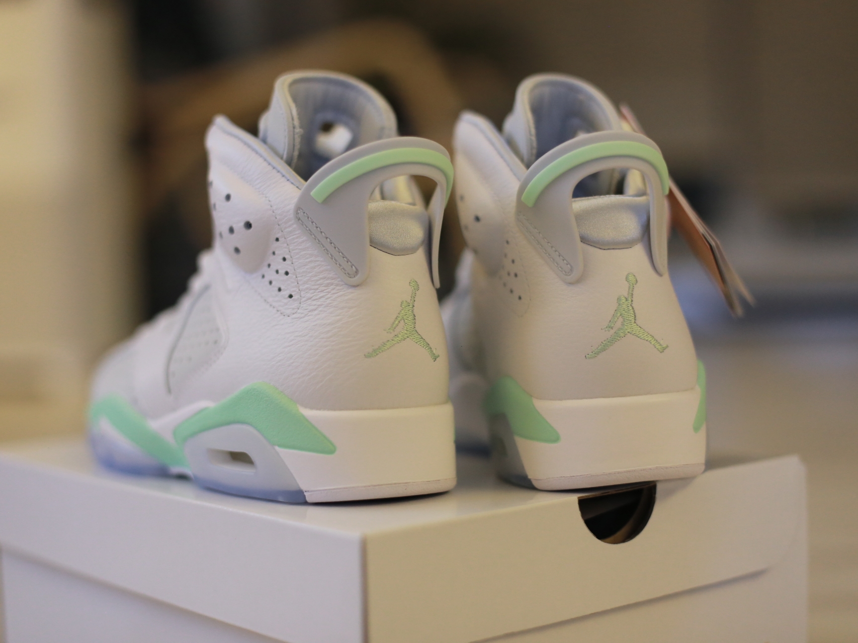 (W) Jordan 6 Retro Mint Foam 착용 스타일 - 4