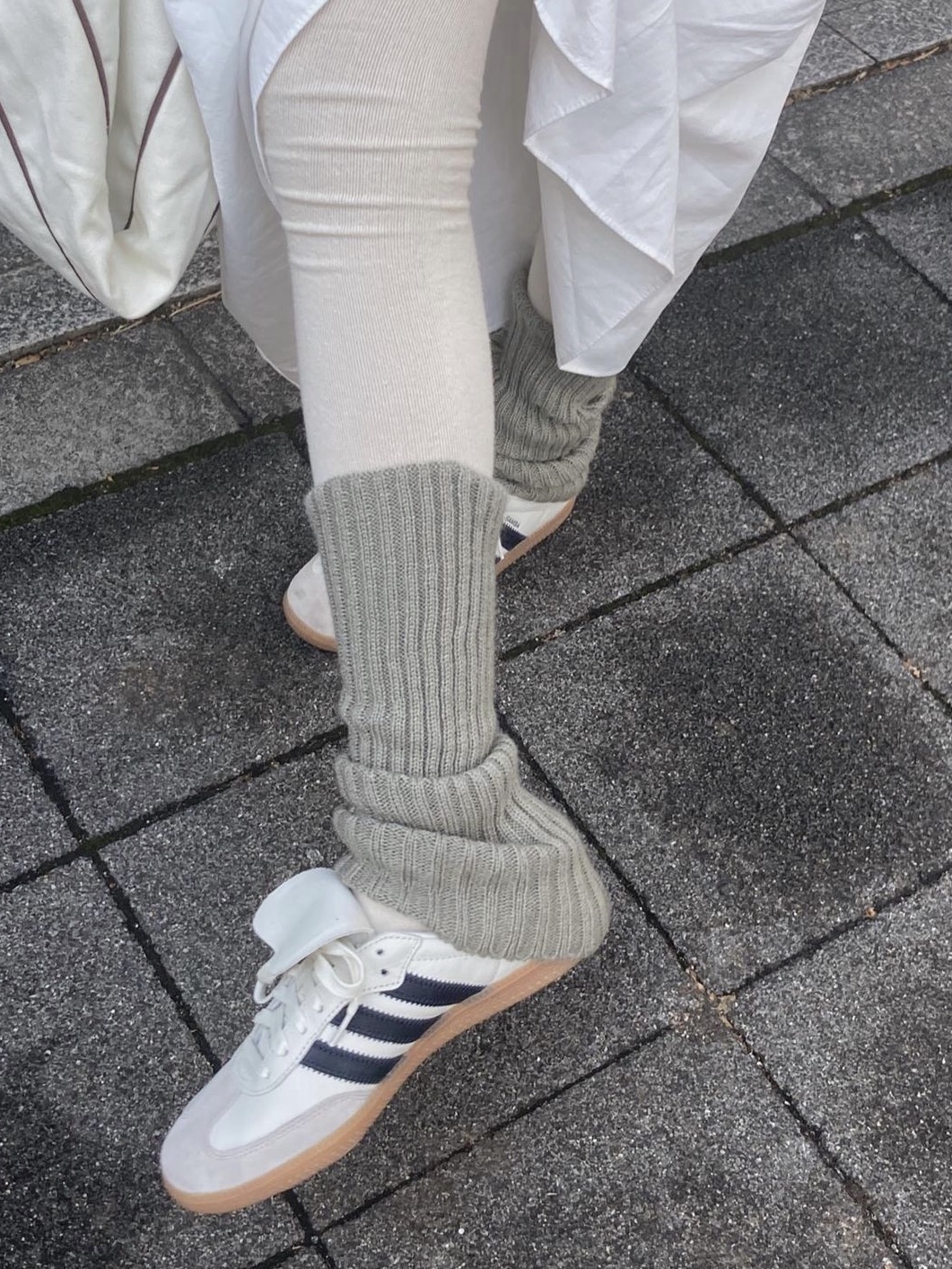 Adidas x Pharrell Williams Humanrace Samba Cloud White Night Grey 착용 스타일