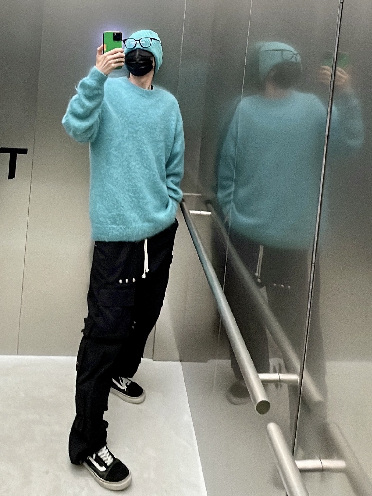 Vans Old Skool 36 DX Anaheim Factory Black White, Auralee Brushed Super Kid Mohair Knit Pull Over Blue - 22AW 착용 스타일 - 2