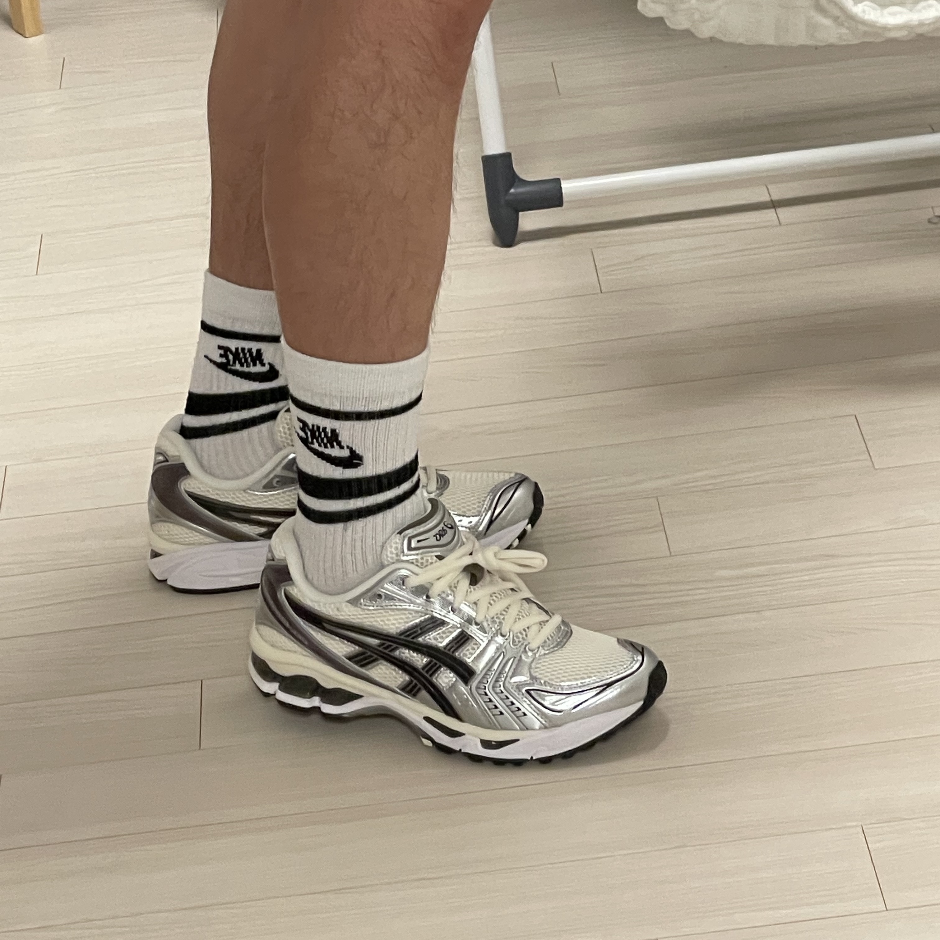 Asics Gel-Kayano 14 Cream Black 착용 스타일 - 4