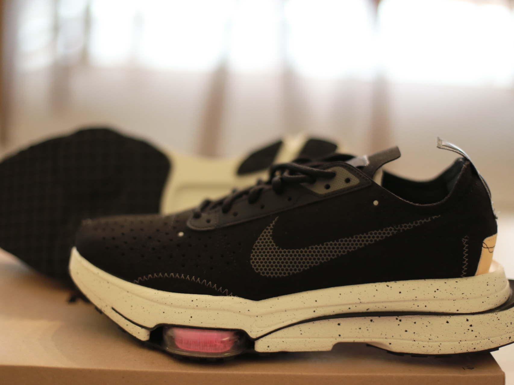 Nike Air Zoom Type Black Hyper Pink 착용 스타일 - 5