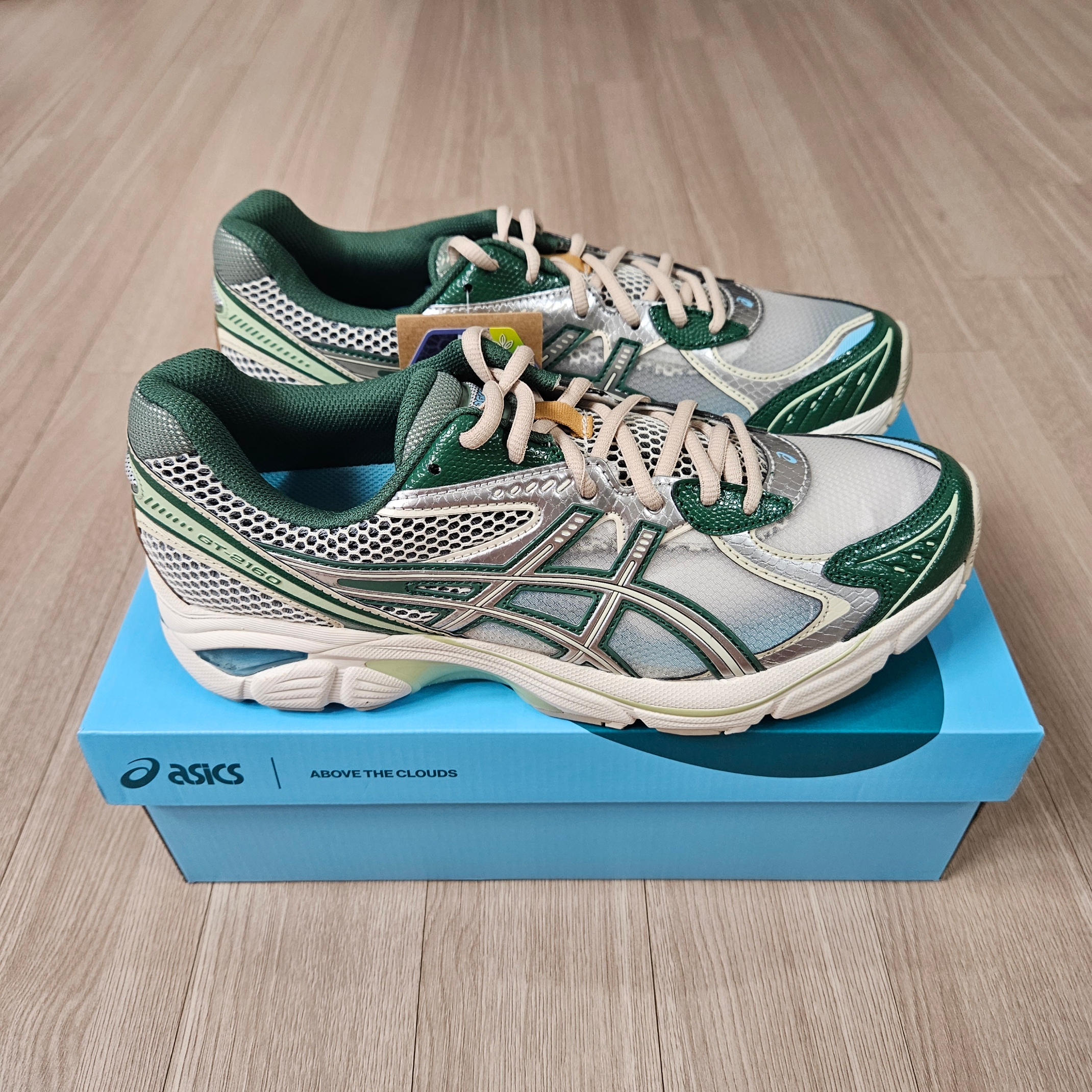 Asics x Above The Clouds GT-2160 Cream Shamrock Green 착용 스타일