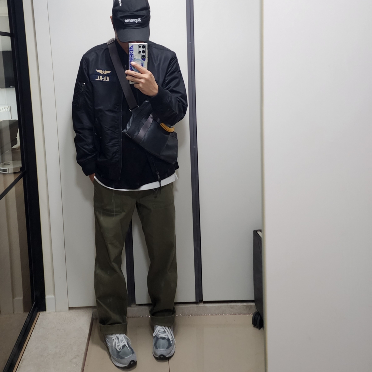 New Balance 990v3 Made in USA Grey - D Standard, Supreme Military Camp Cap Black - 21FW 착용 스타일 - 2