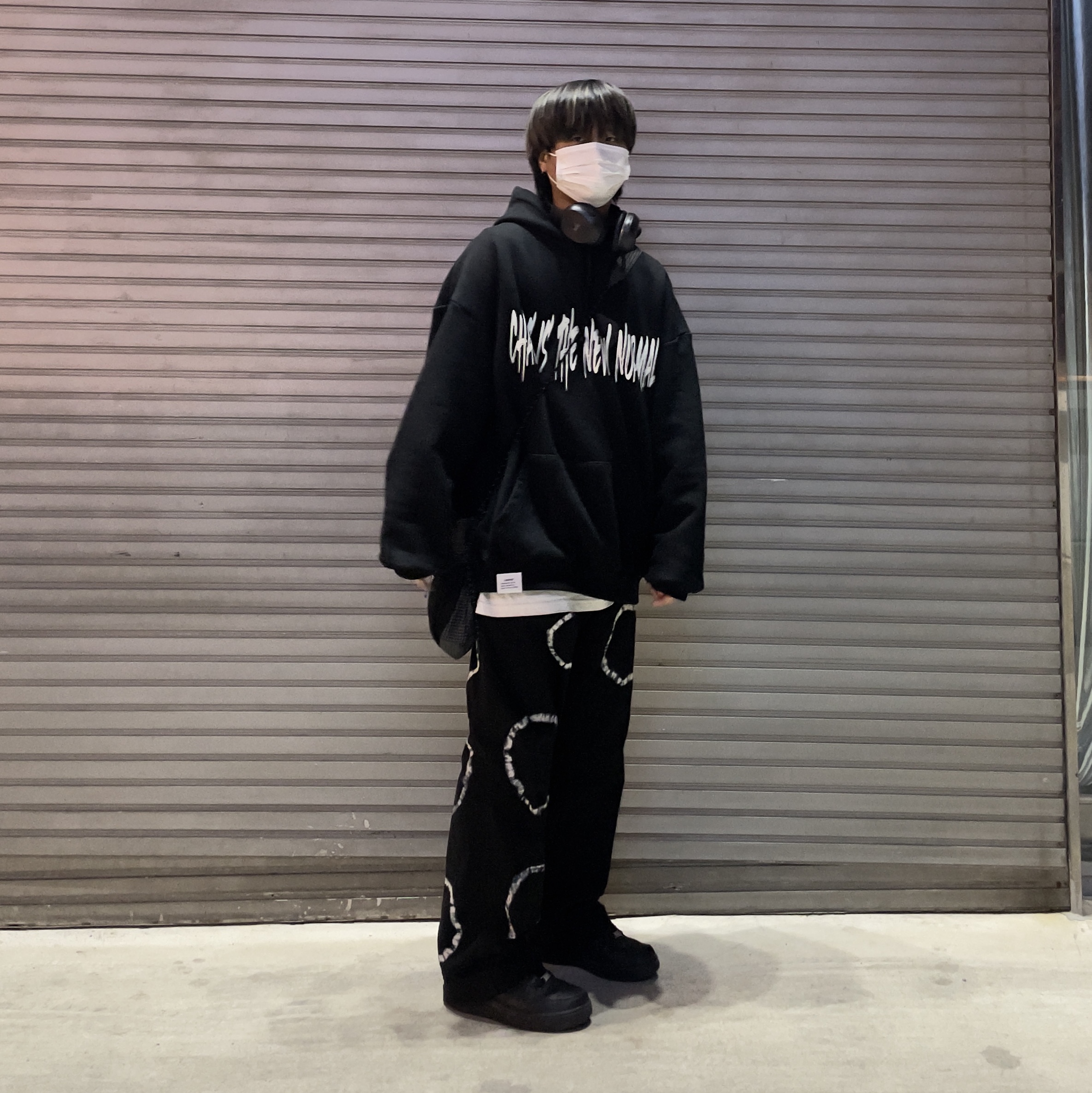 Nike Air Force 1 '07 Low Triple Black 착용 스타일 - 1